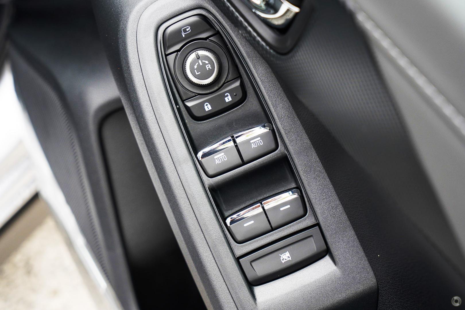 2026 Subaru Crosstrek 20S — photo 11