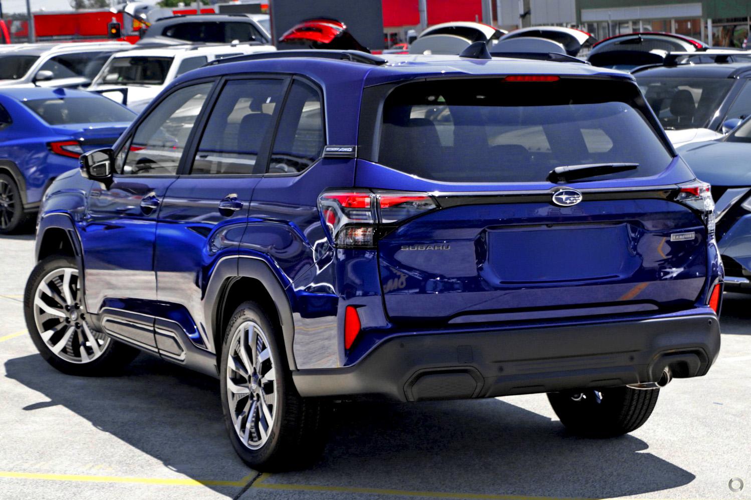2026 Subaru Forester Hybrid Touring — photo 4