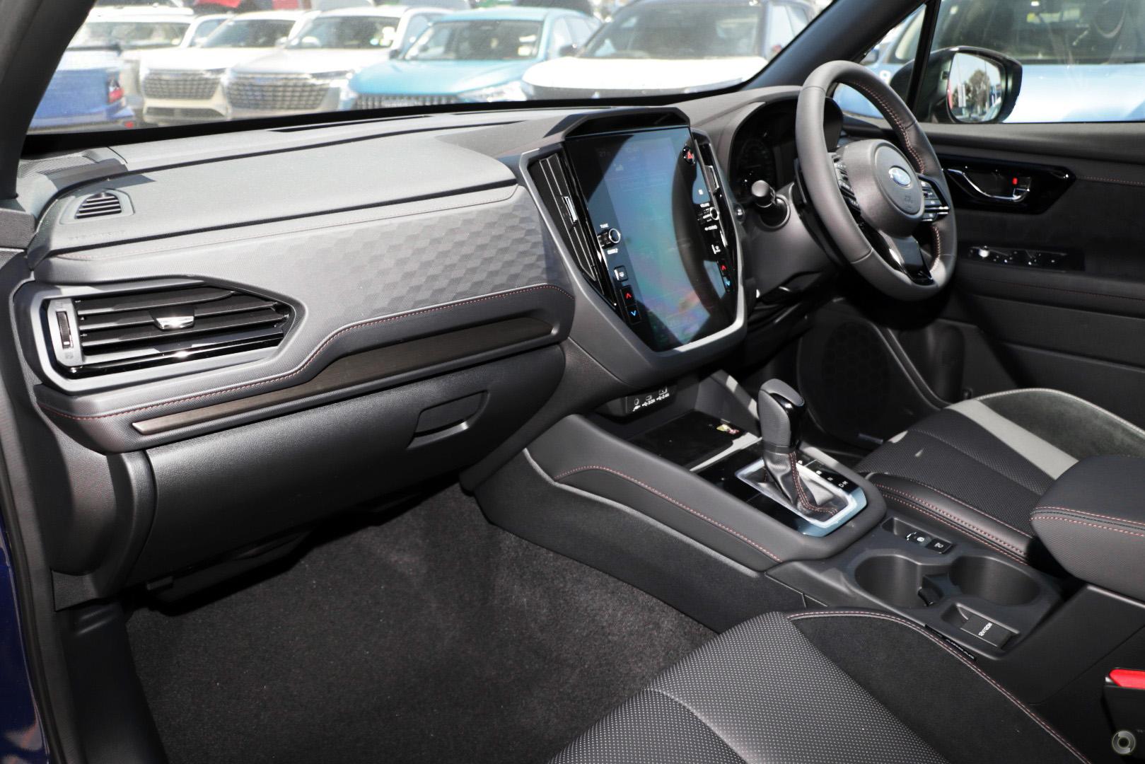 2026 Subaru Forester Hybrid Touring — photo 7