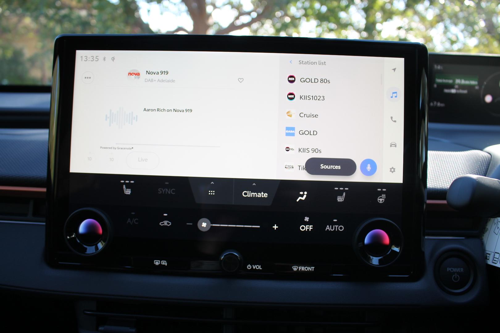 2026 Subaru Uncharted AWD — photo 13