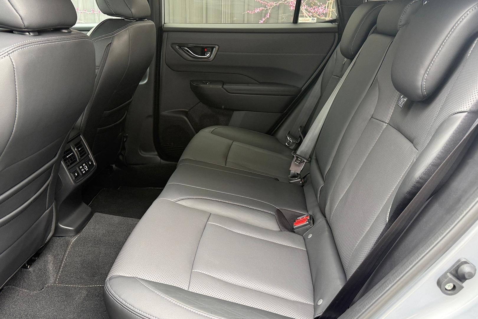 2026 Subaru Outback AWD Touring — photo 10