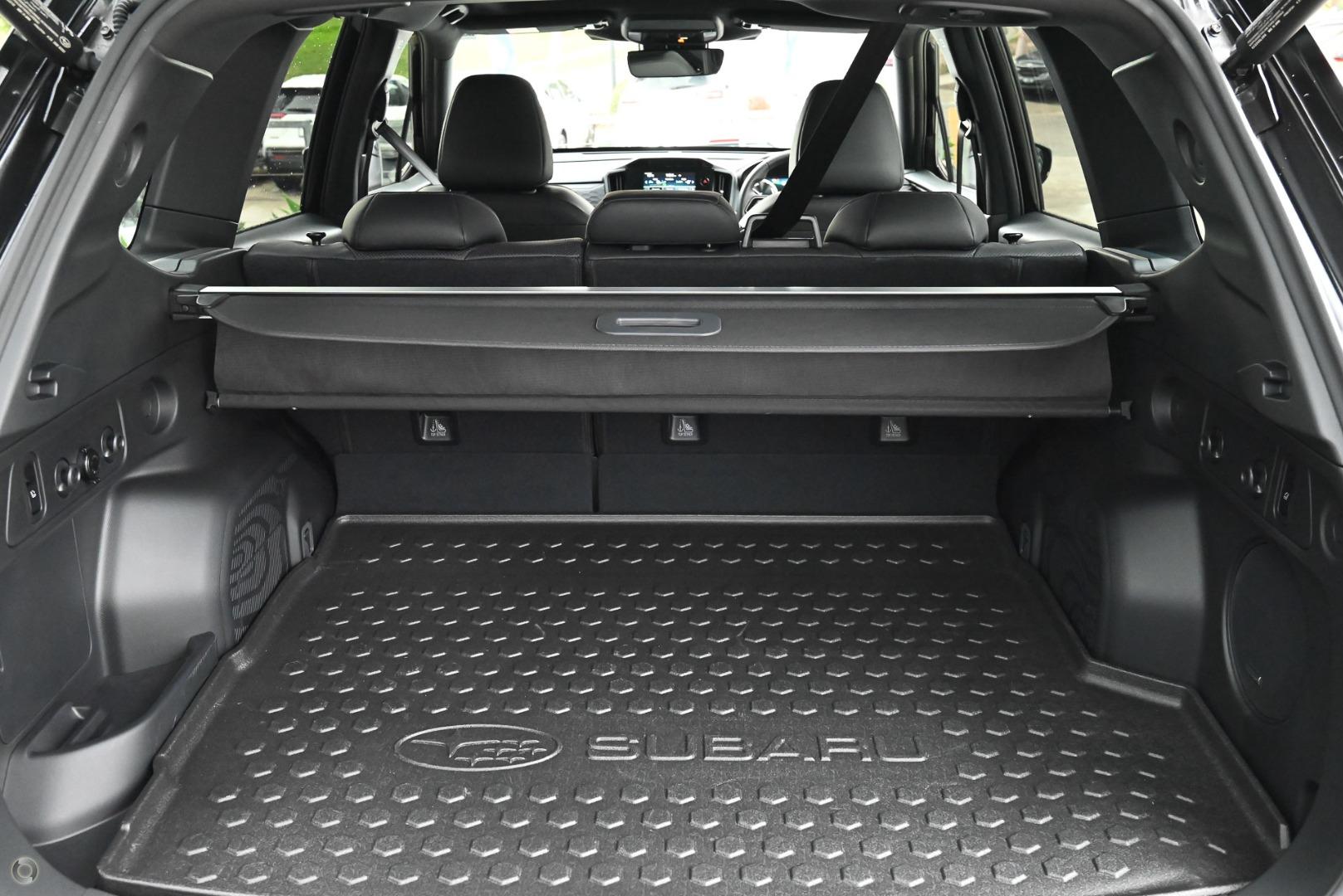 2026 Subaru Forester Hybrid Touring — photo 10