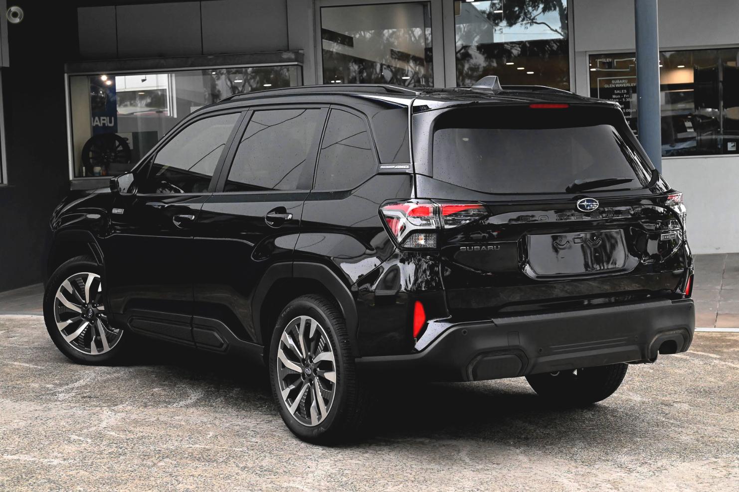 2026 Subaru Forester Hybrid Touring — photo 5
