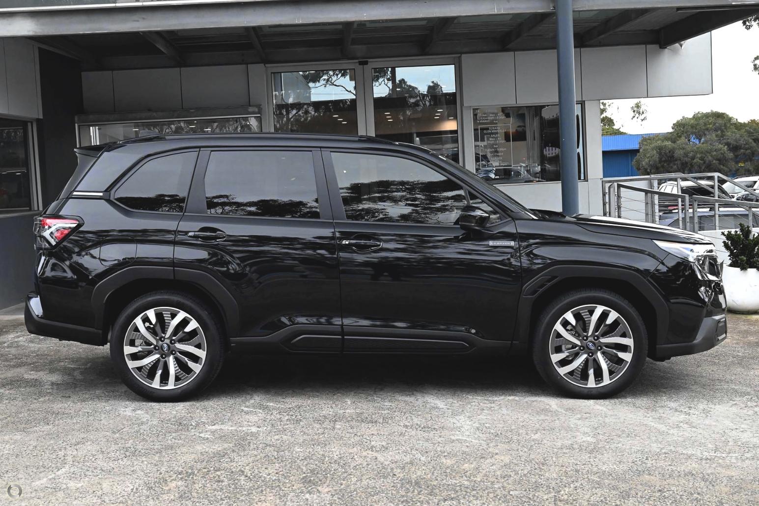 2026 Subaru Forester Hybrid Touring — photo 6
