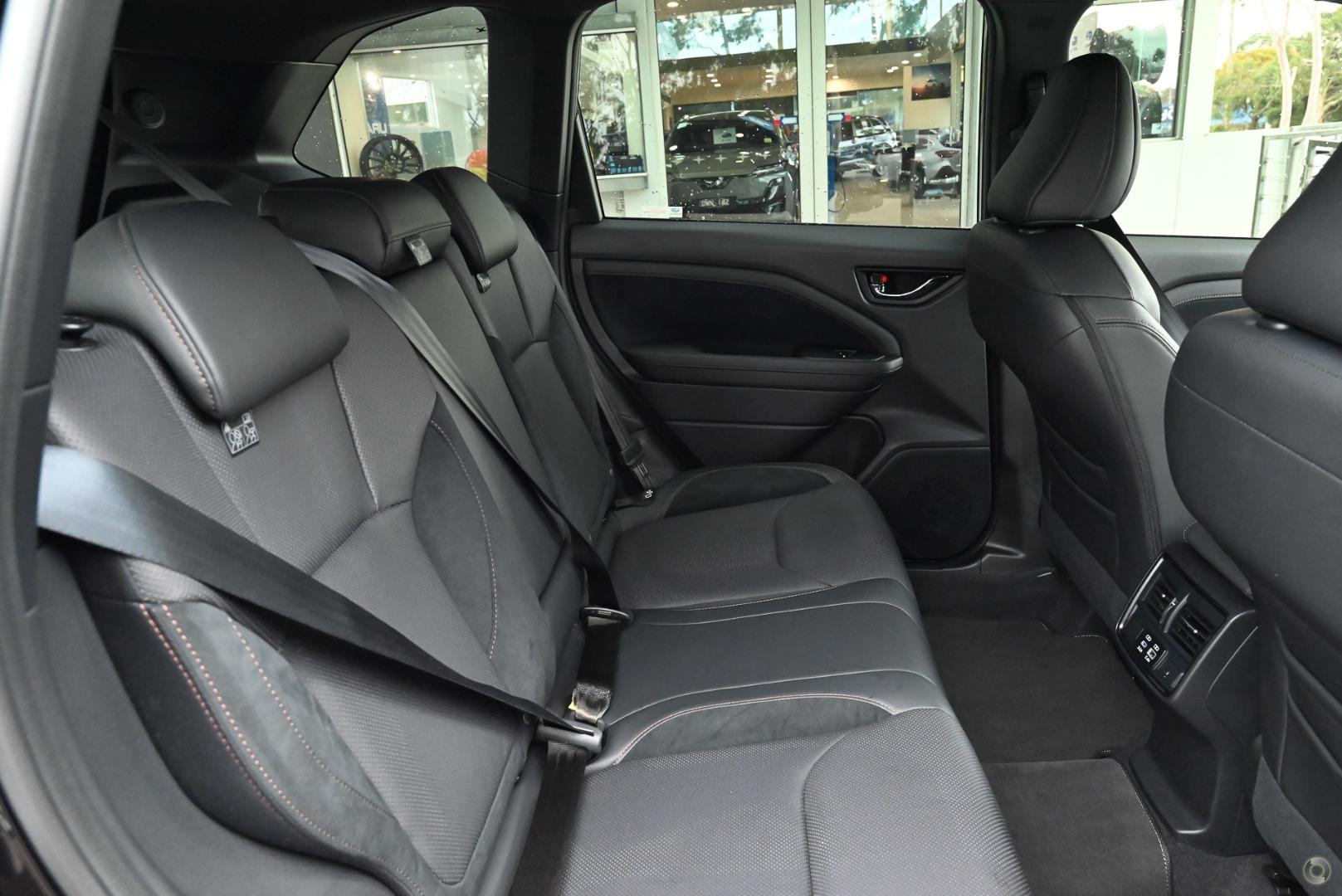 2026 Subaru Forester Hybrid Touring — photo 9
