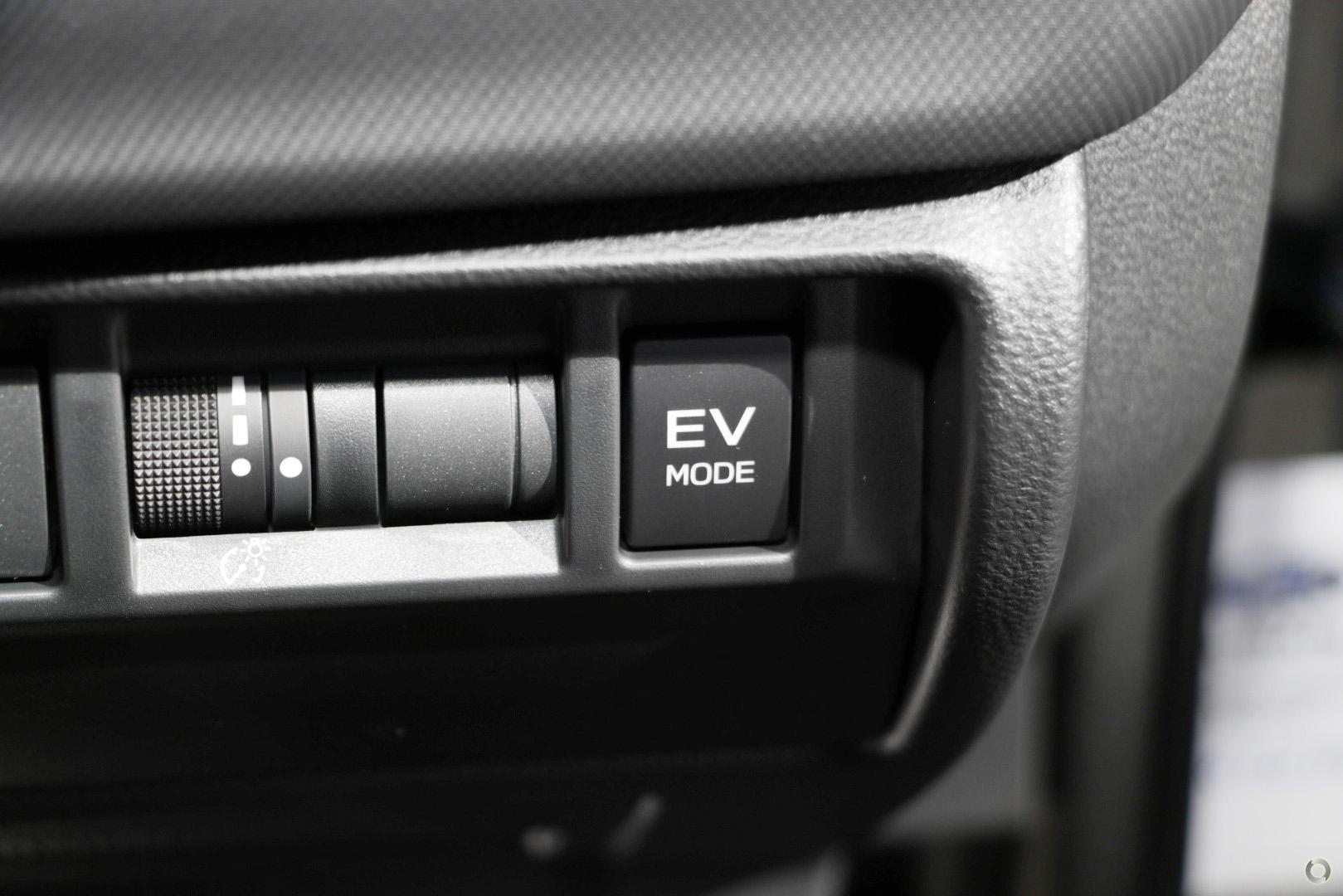 2026 Subaru Forester Hybrid — photo 13
