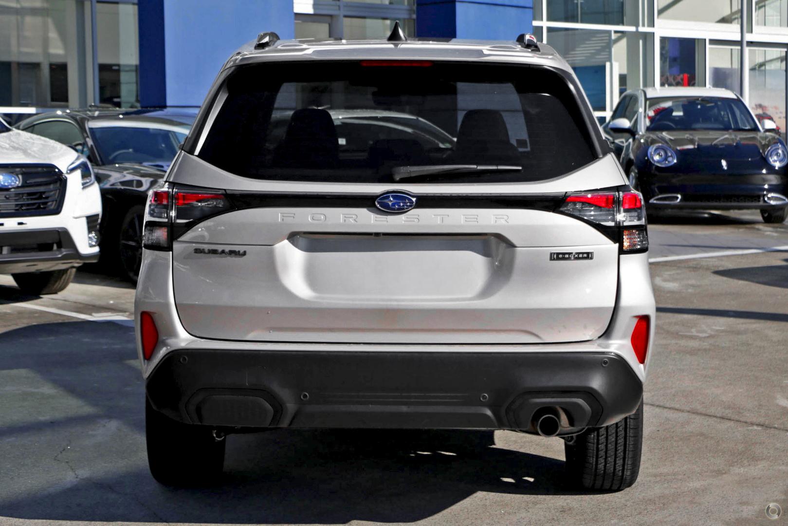 2026 Subaru Forester Hybrid Touring — photo 3