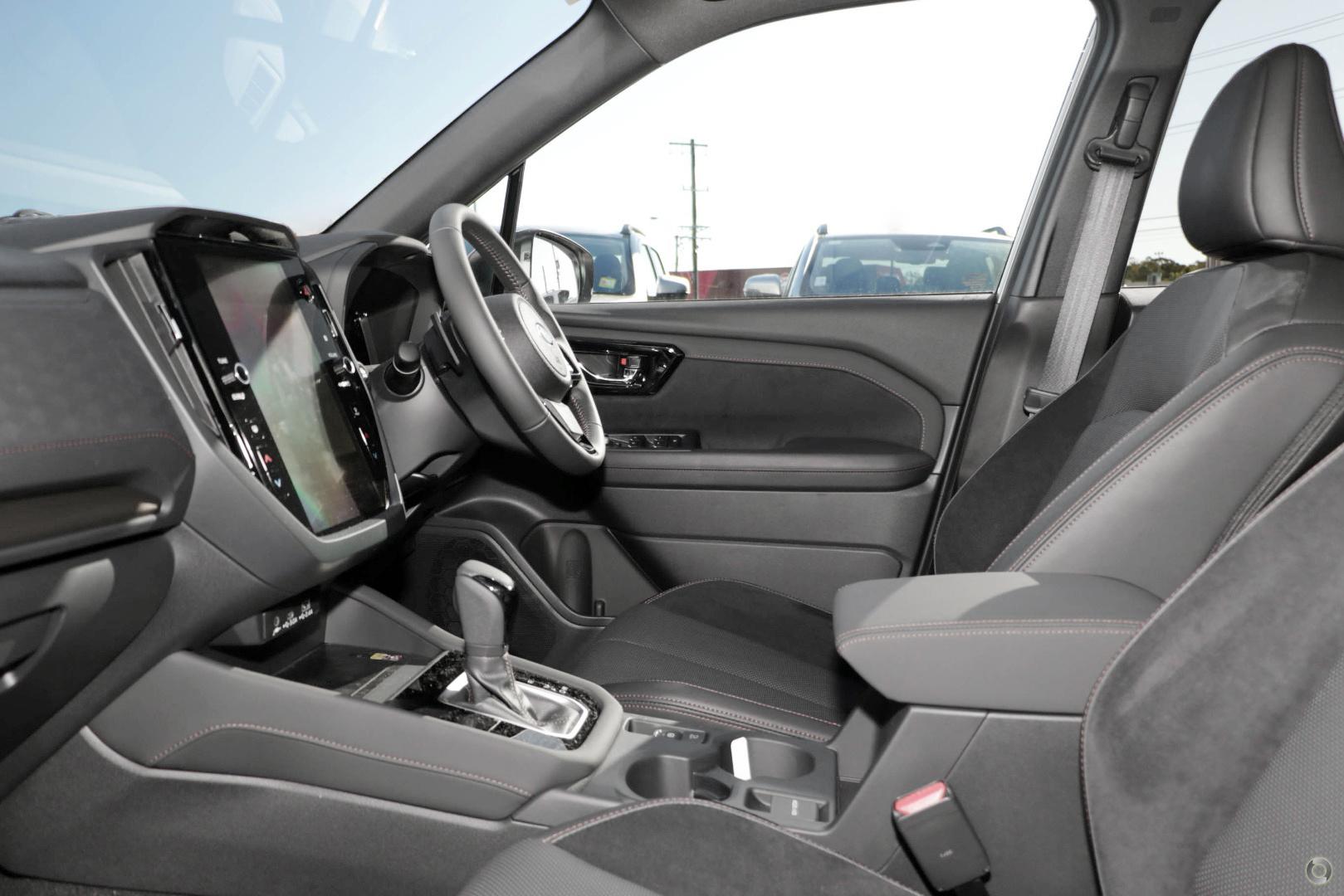 2026 Subaru Forester Hybrid Touring — photo 7