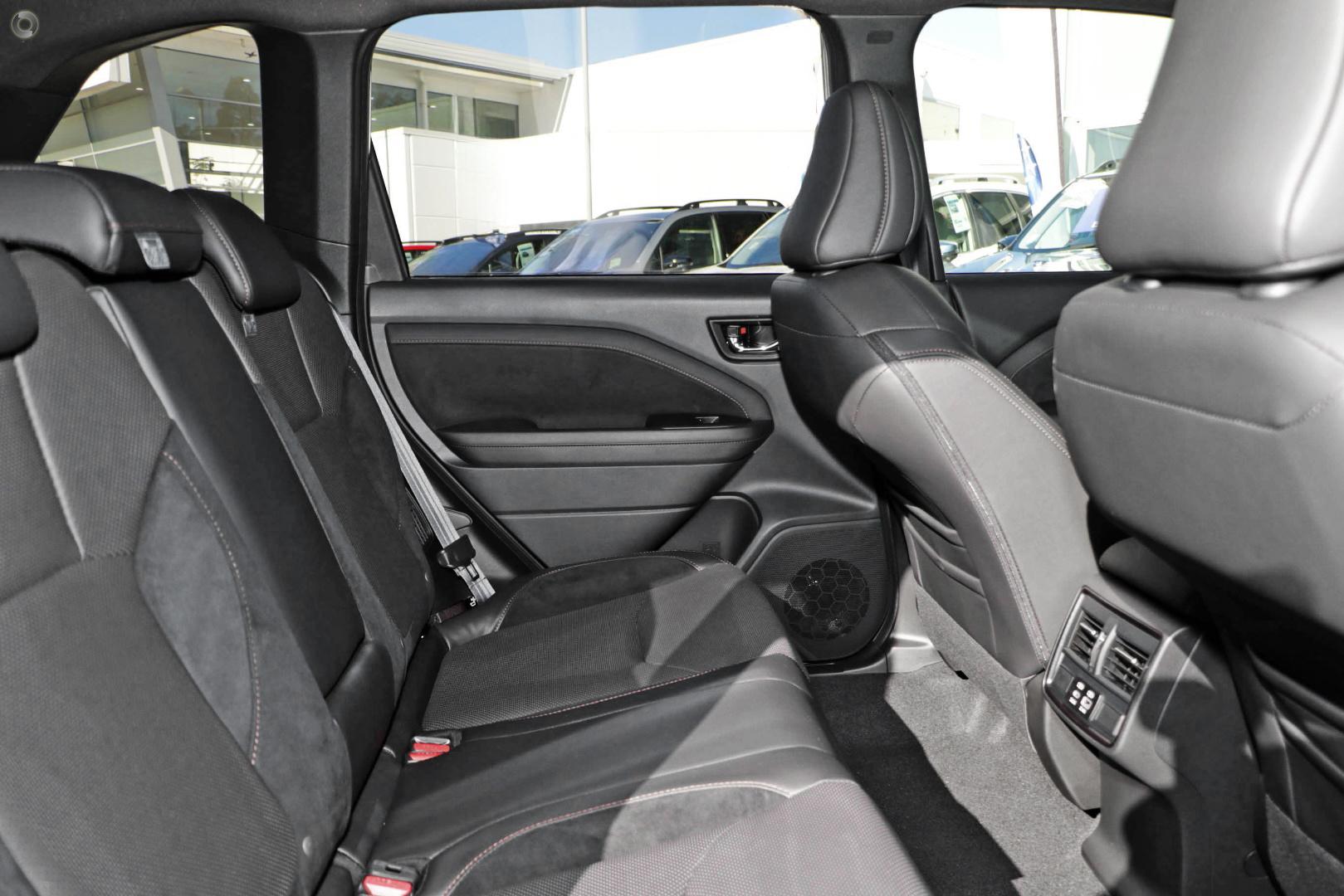 2026 Subaru Forester Hybrid Touring — photo 9