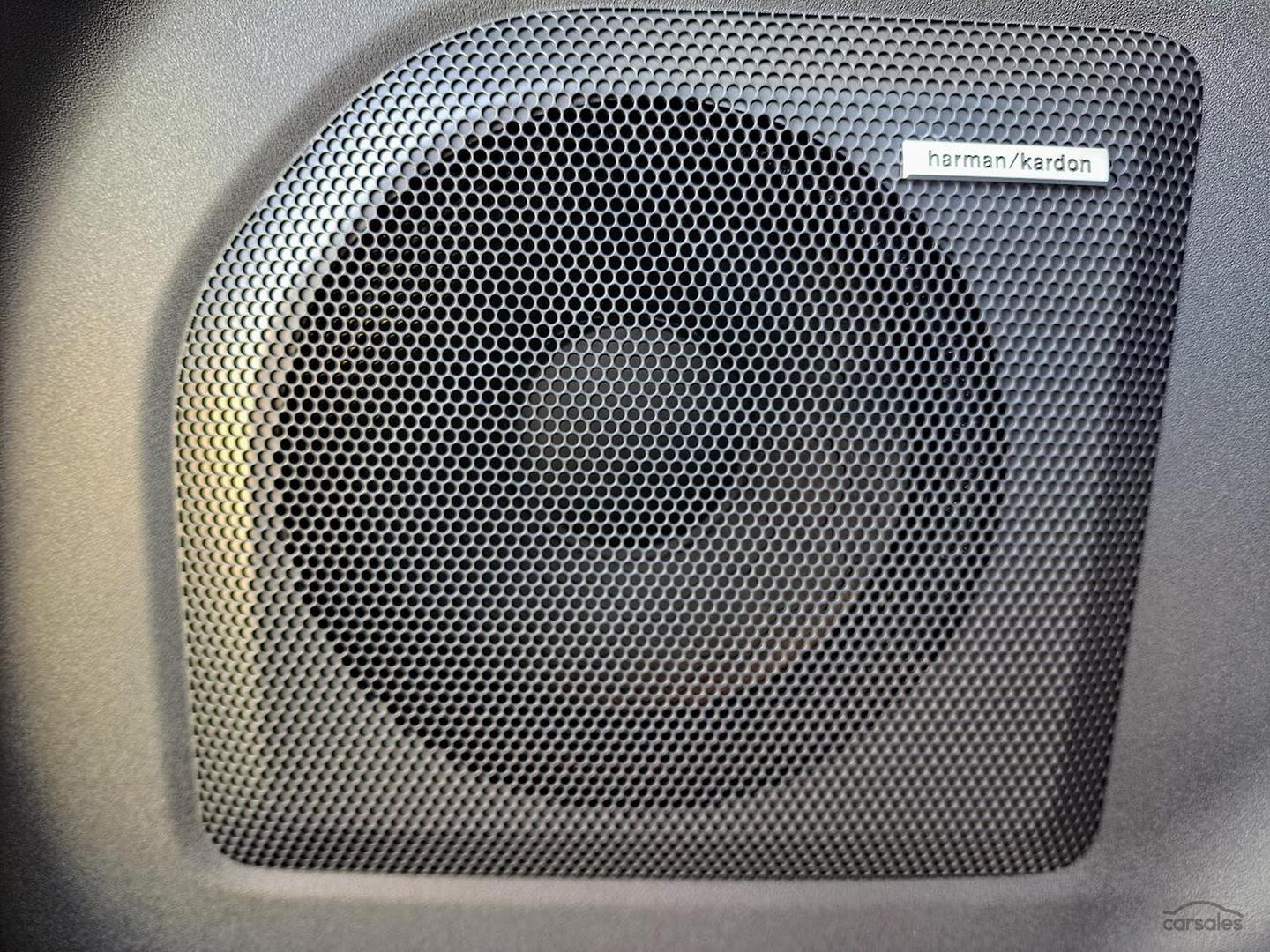 2026 Subaru Solterra AWD Touring — photo 12
