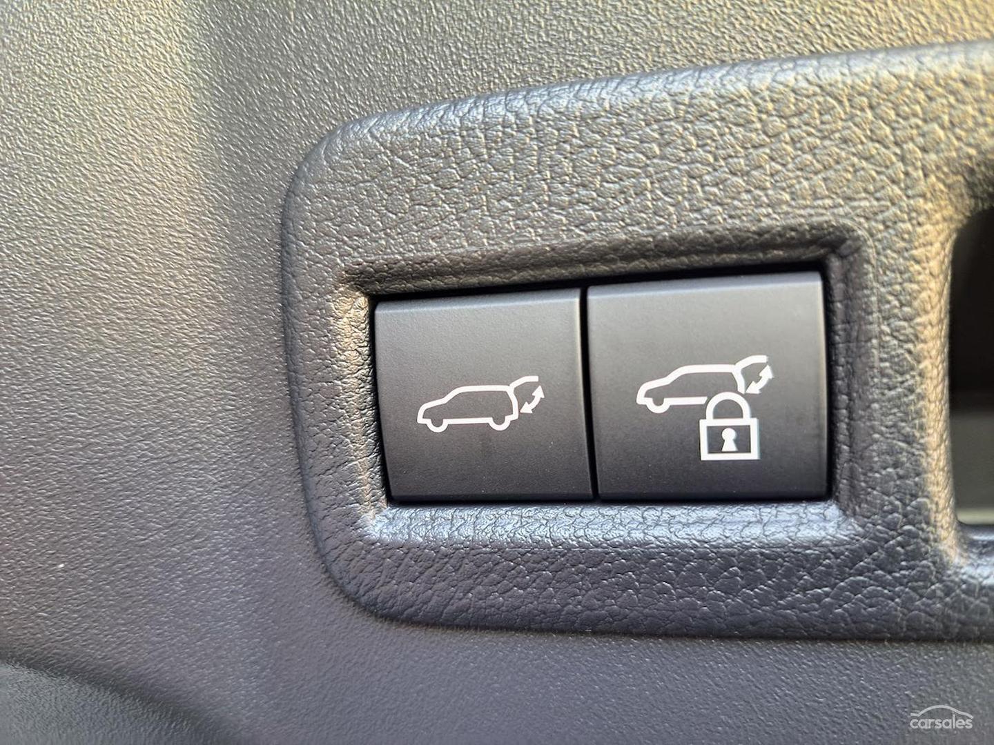 2026 Subaru Solterra AWD Touring — photo 16