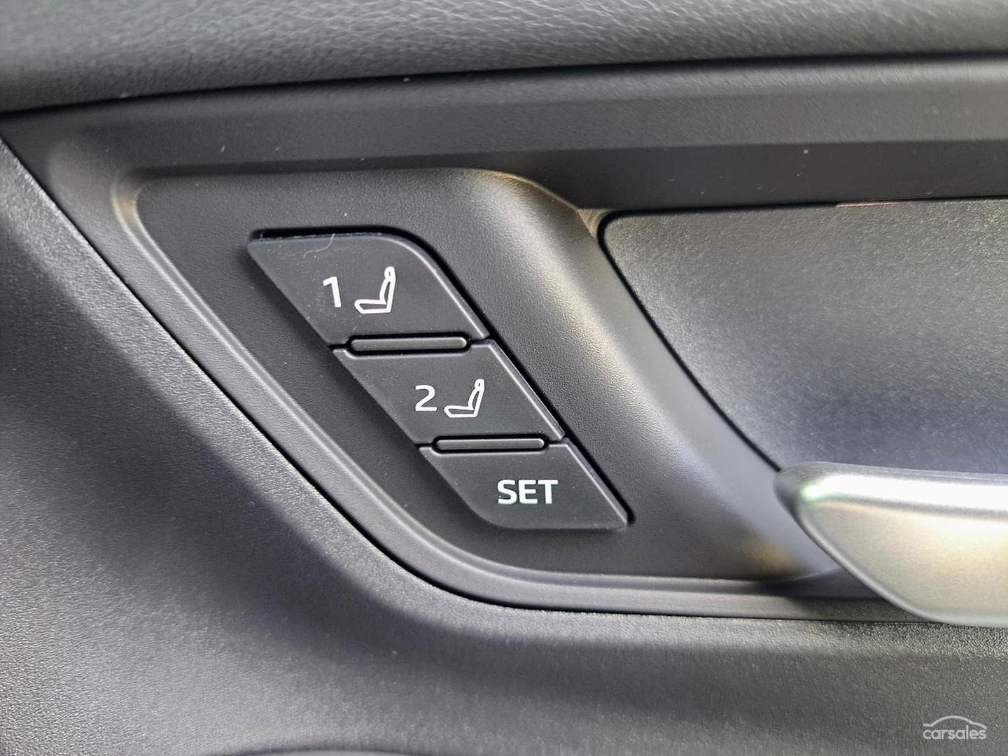 2026 Subaru Solterra AWD Touring — photo 5