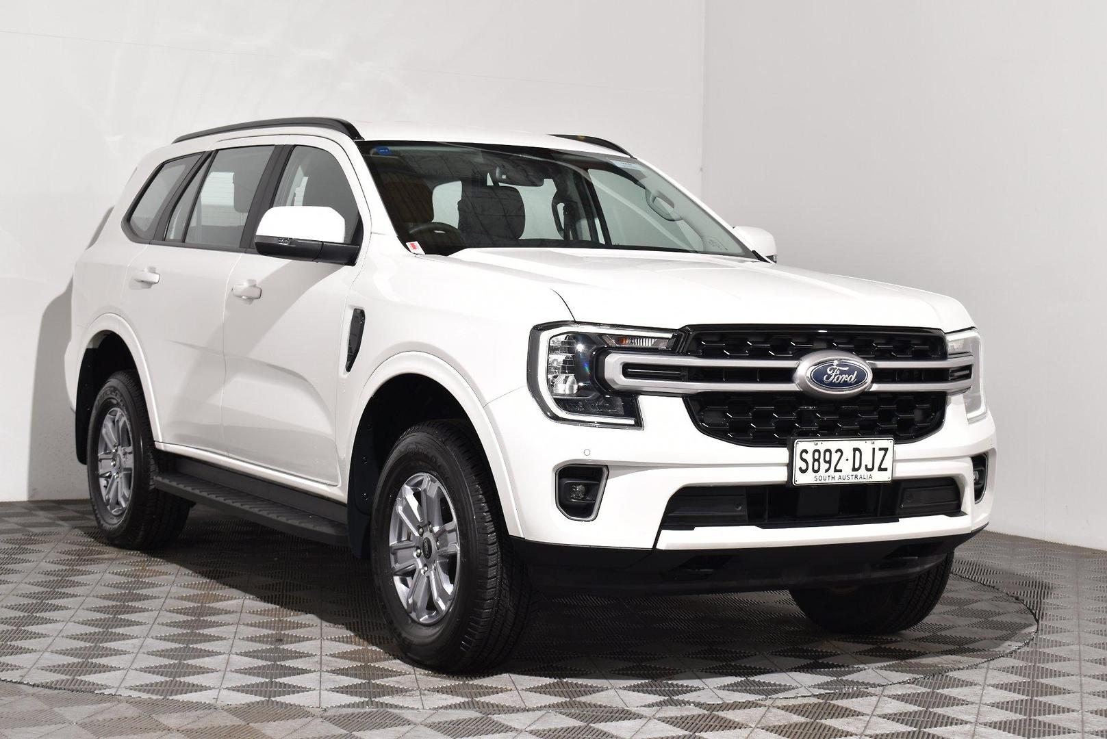 2025 Ford Everest Ambiente — photo 1