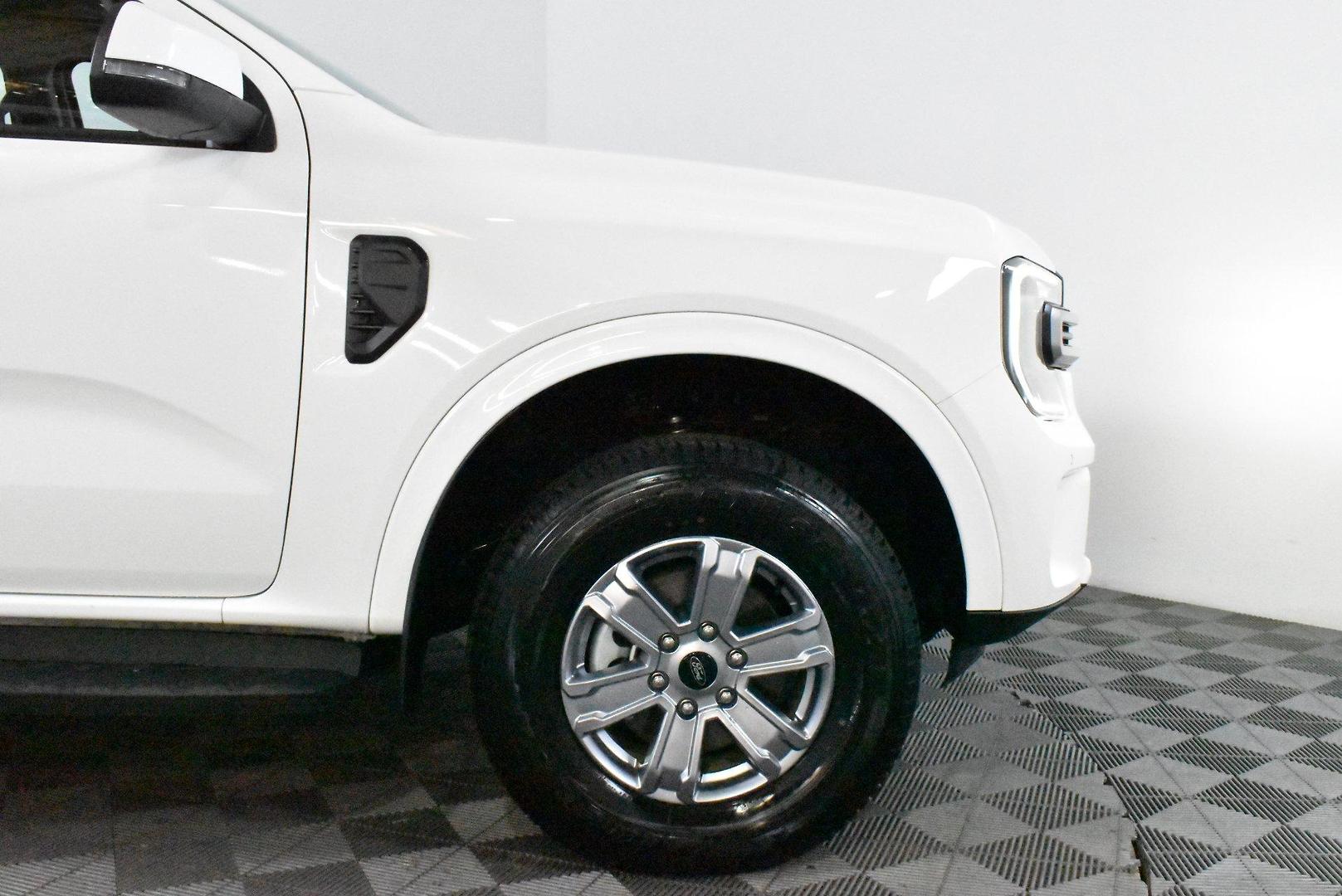 2025 Ford Everest Ambiente — photo 18