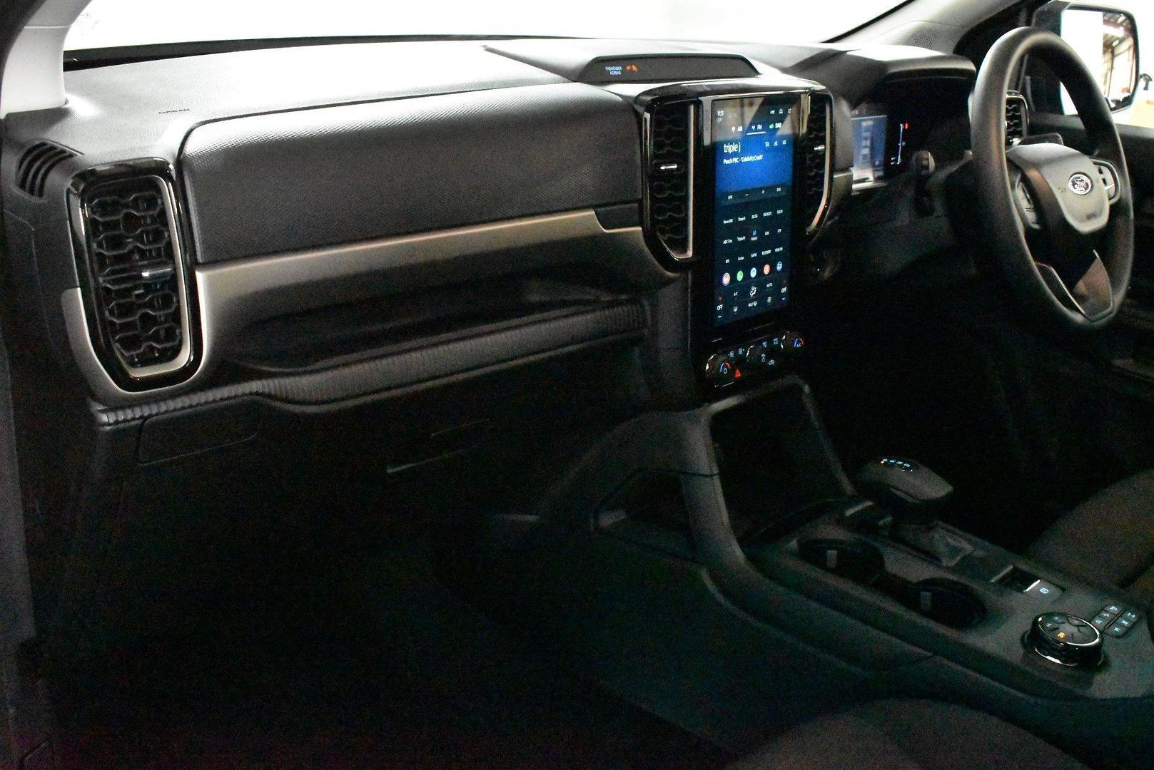 2025 Ford Everest Ambiente — photo 6