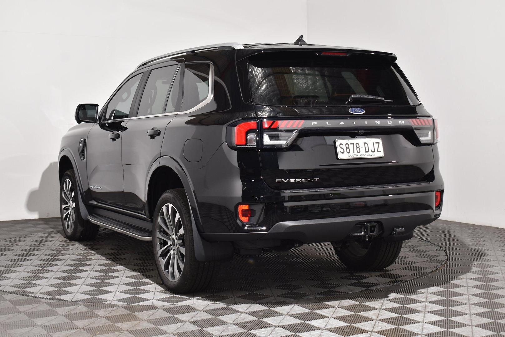 2025 Ford Everest Platinum — photo 2