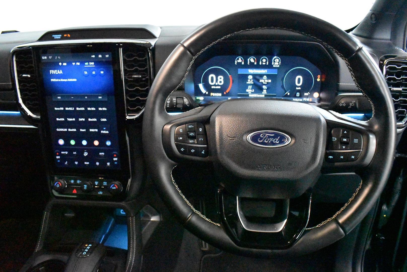 2025 Ford Everest Platinum — photo 5
