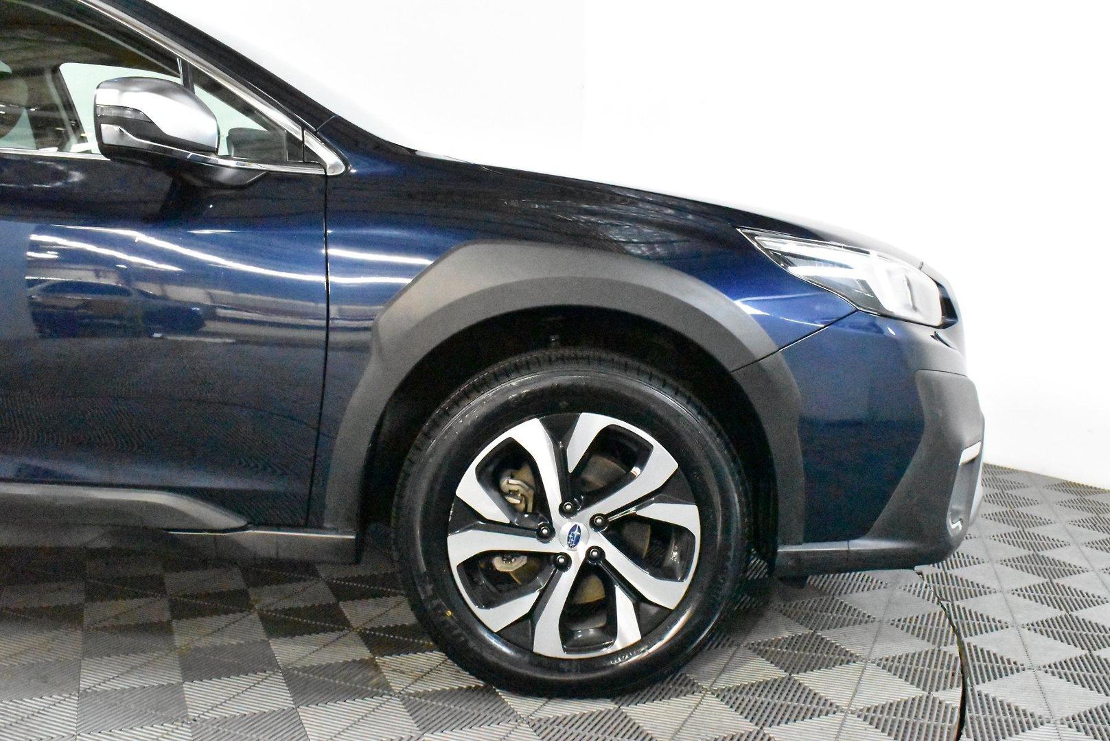 2021 Subaru Outback AWD Touring — photo 17