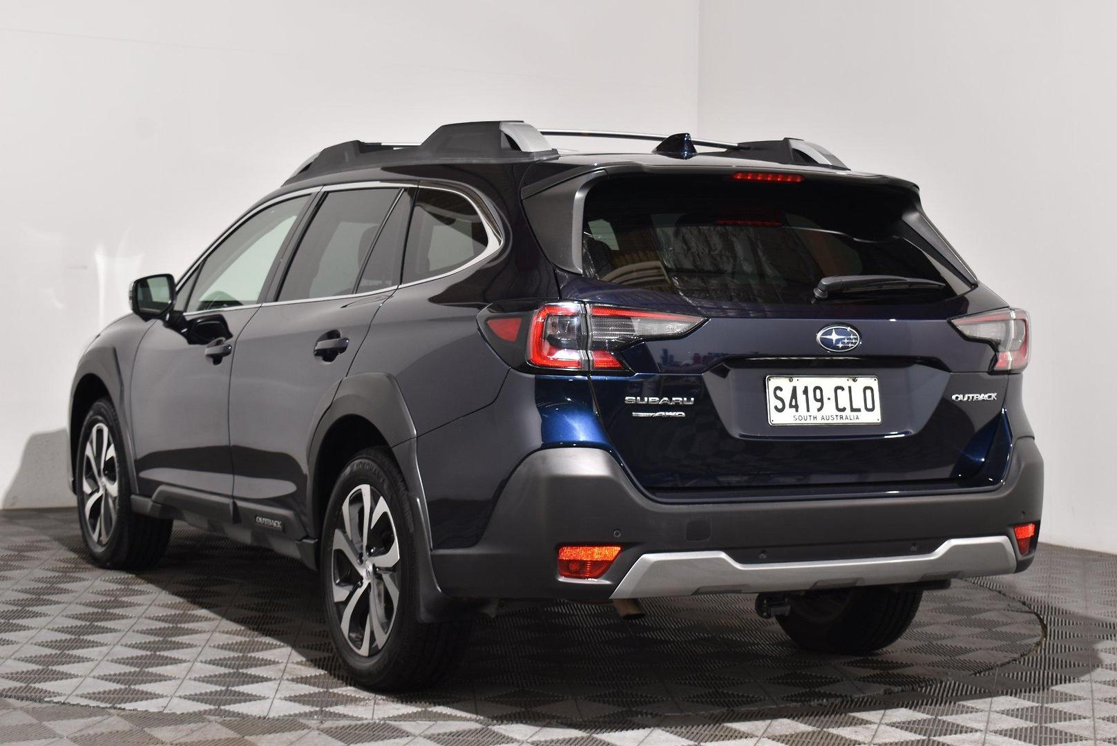 2021 Subaru Outback AWD Touring — photo 2