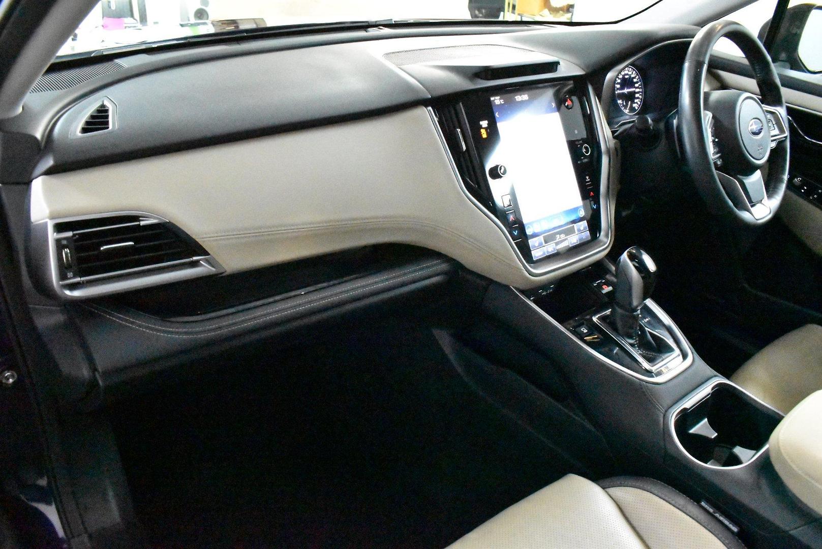 2021 Subaru Outback AWD Touring — photo 6