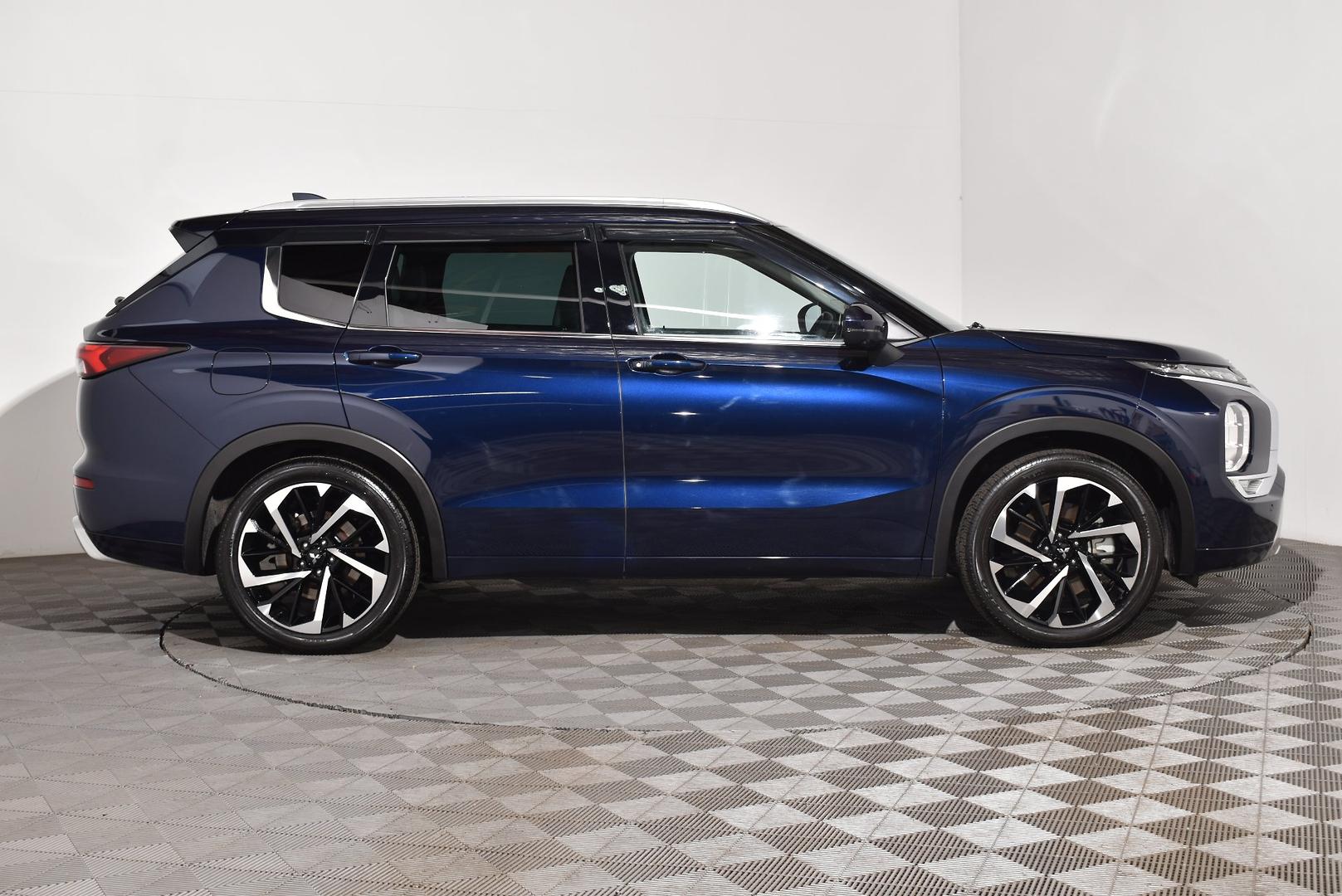 2022 Mitsubishi Outlander Exceed — photo 10