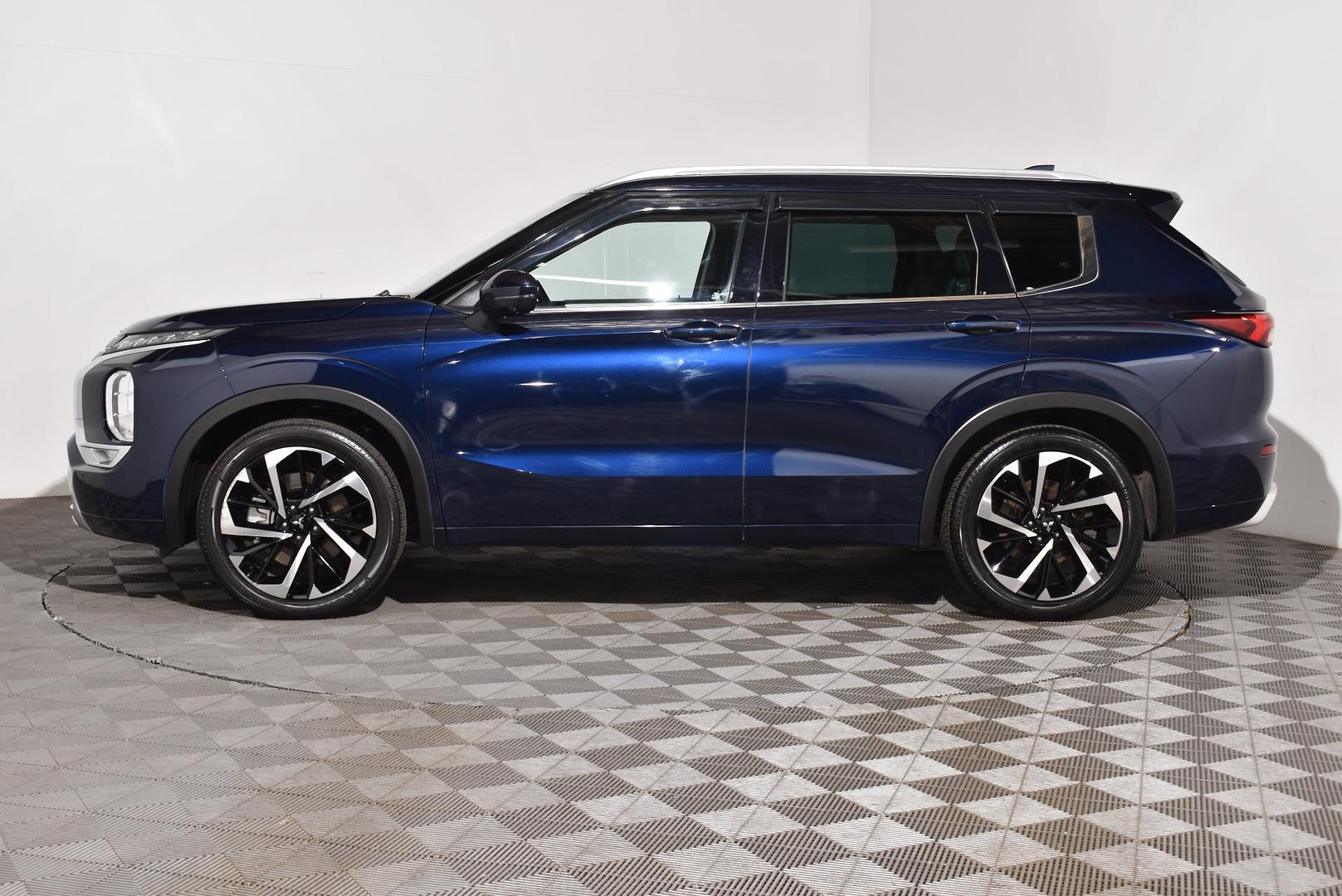 2022 Mitsubishi Outlander Exceed — photo 11