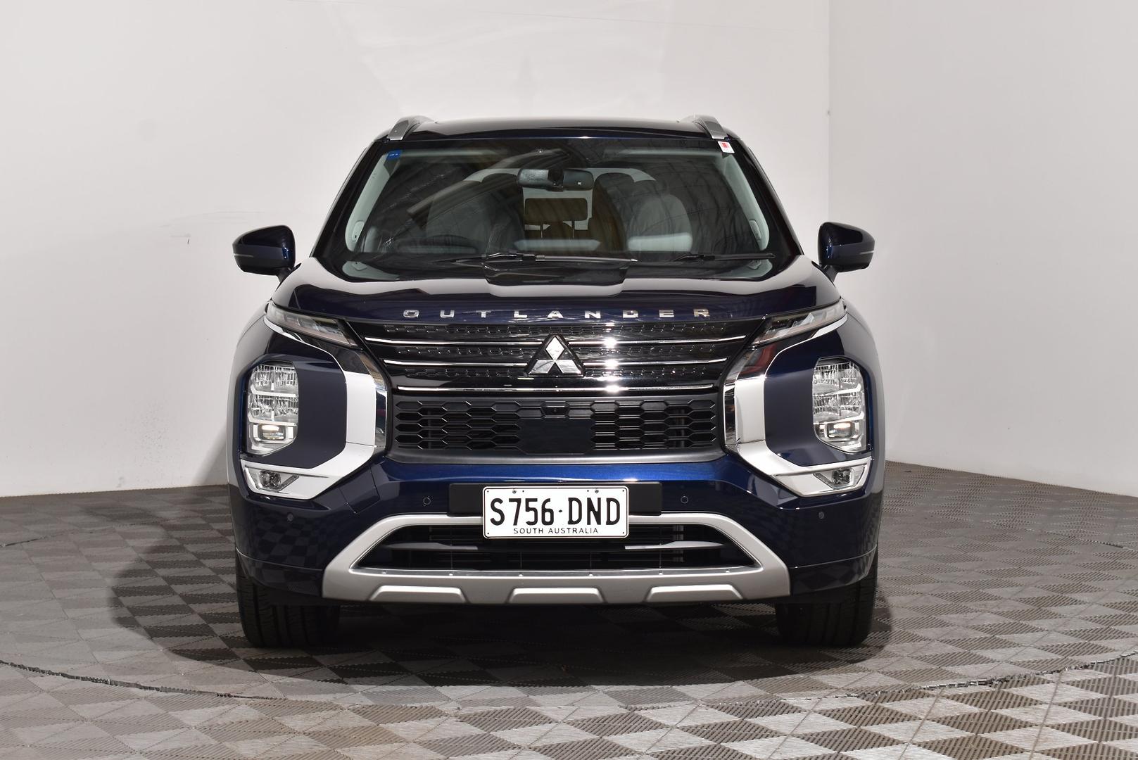 2022 Mitsubishi Outlander Exceed — photo 3