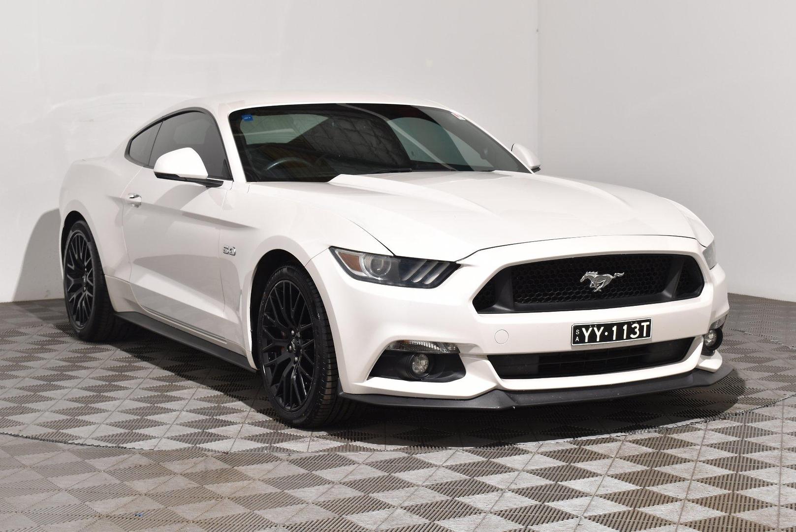 2016 Ford Mustang GT — photo 1