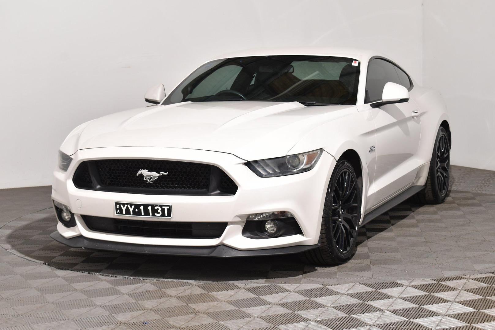 2016 Ford Mustang GT — photo 14