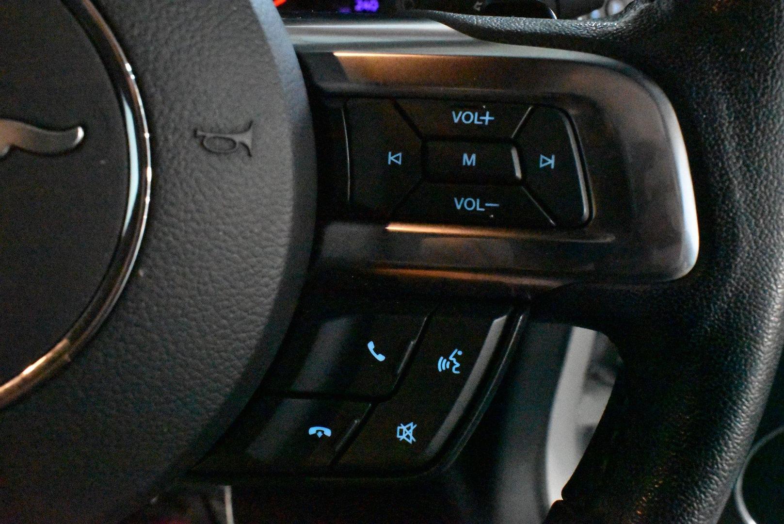 2016 Ford Mustang GT — photo 23