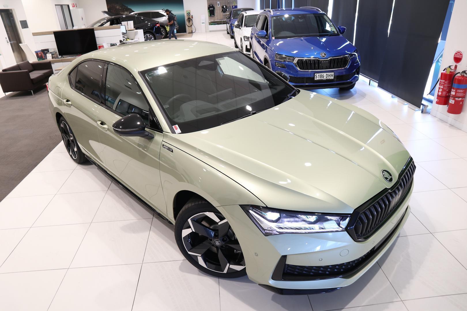 2025 SKODA Superb 195TSI Sportline — photo 10
