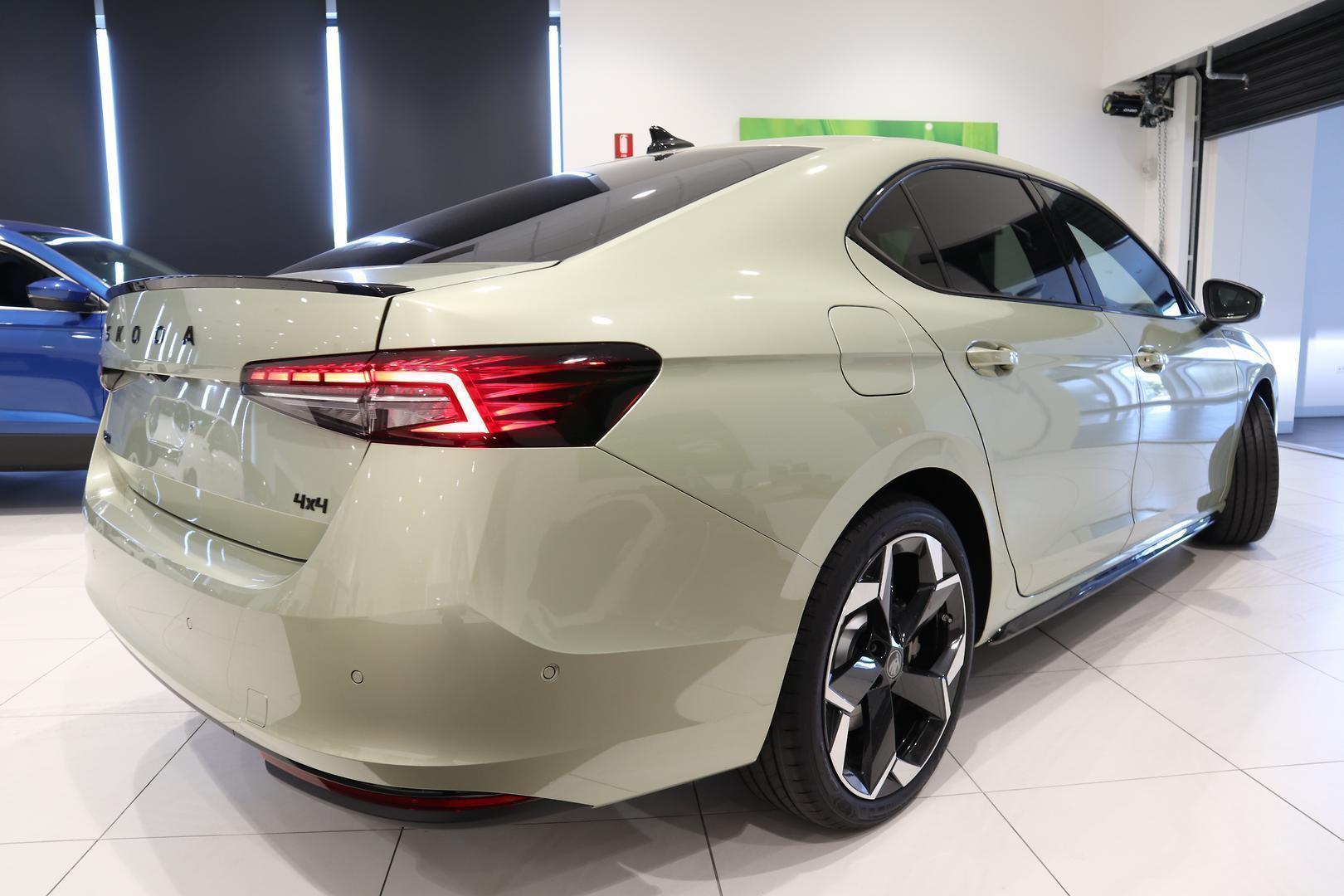 2025 SKODA Superb 195TSI Sportline — photo 15