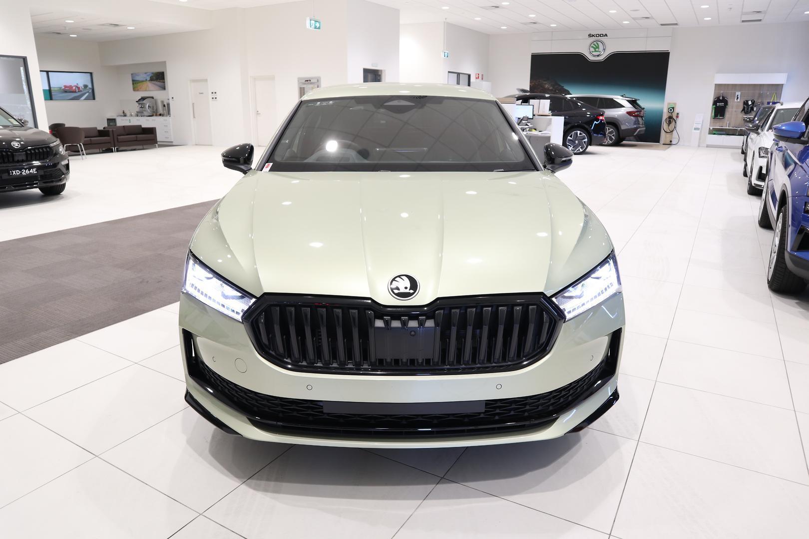 2025 SKODA Superb 195TSI Sportline — photo 2