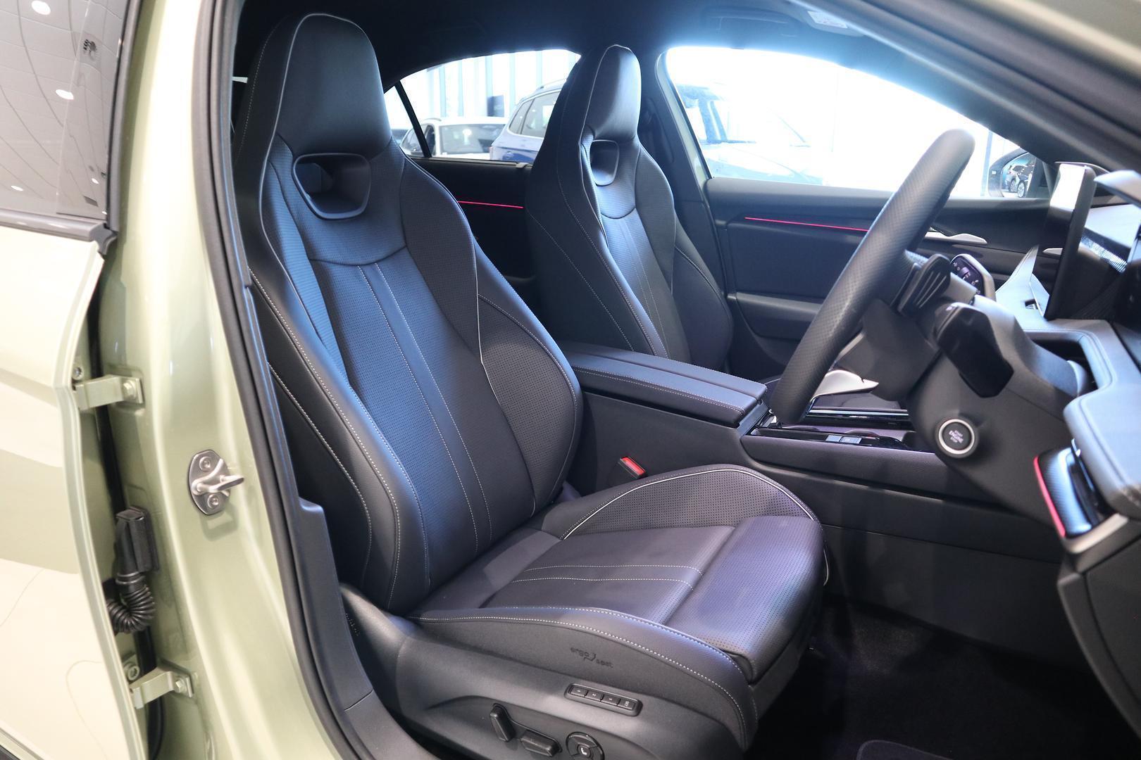2025 SKODA Superb 195TSI Sportline — photo 20
