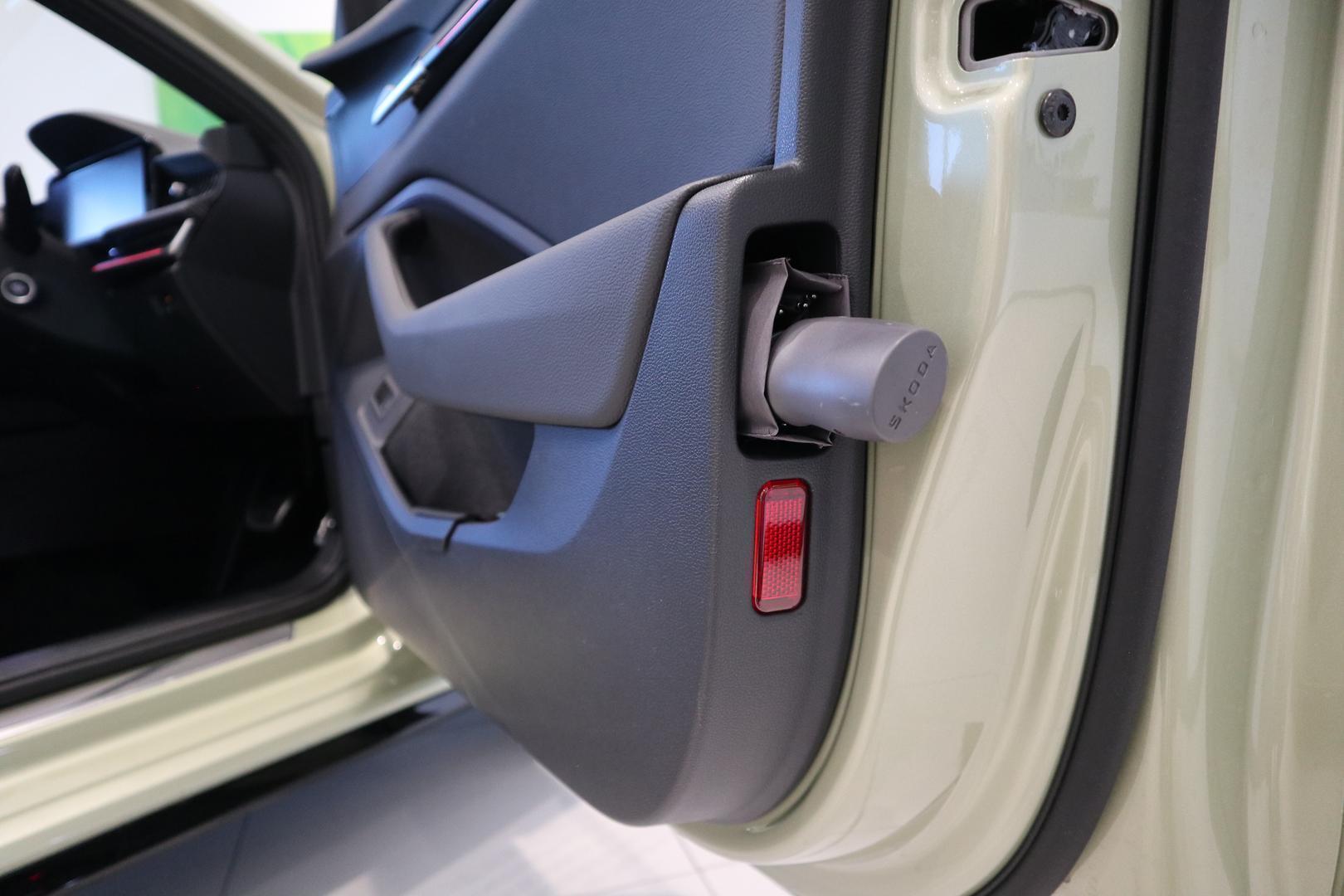 2025 SKODA Superb 195TSI Sportline — photo 22