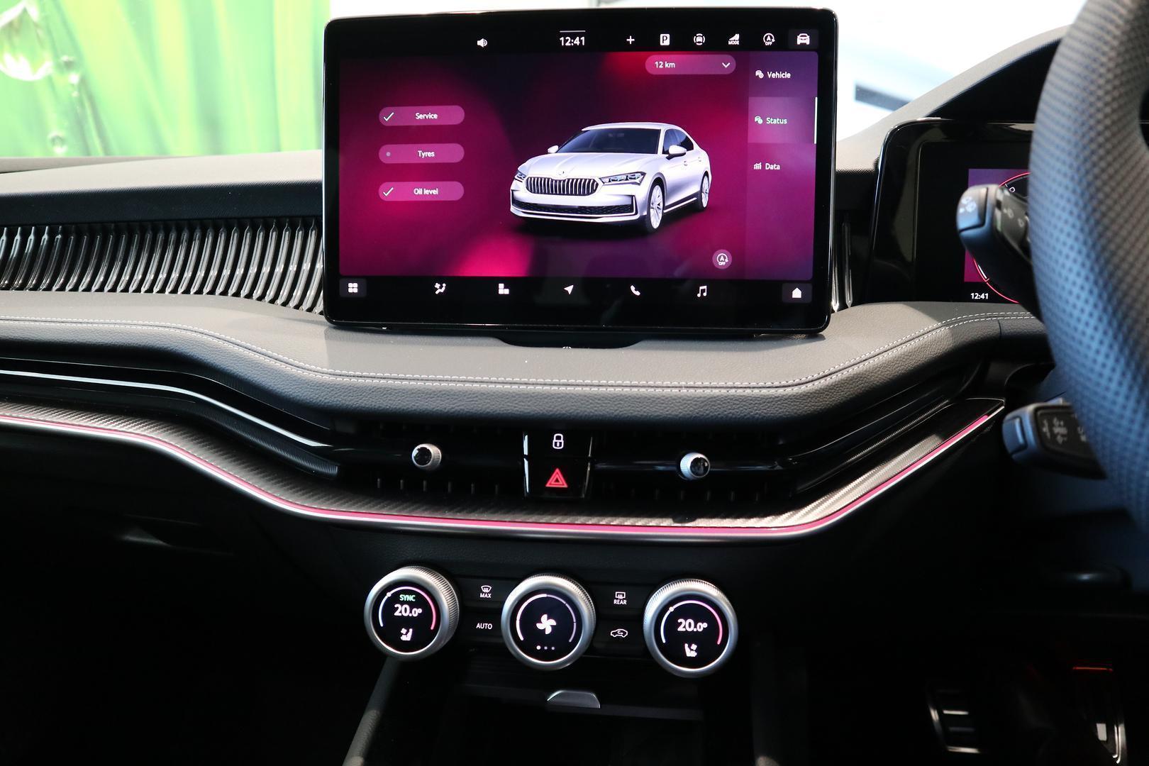 2025 SKODA Superb 195TSI Sportline — photo 30