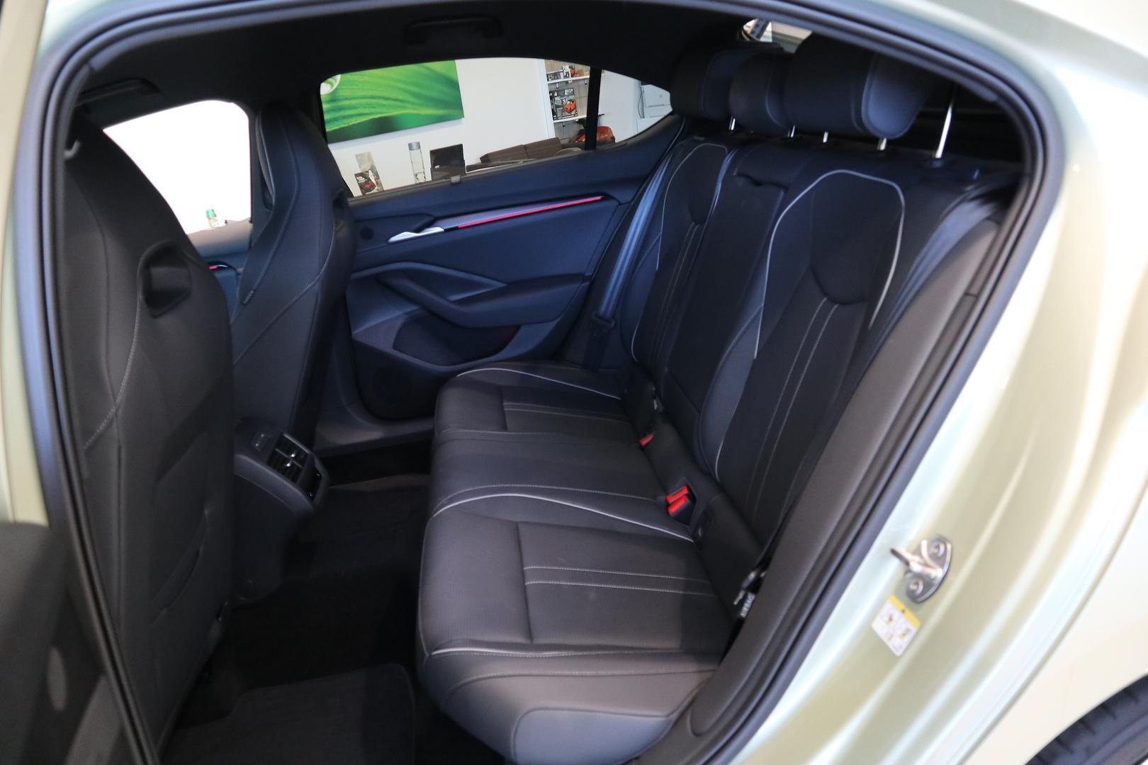 2025 SKODA Superb 195TSI Sportline — photo 38