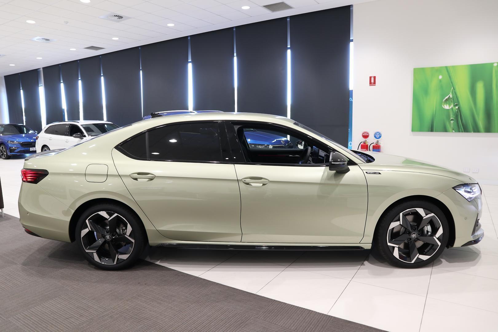 2025 SKODA Superb 195TSI Sportline — photo 7
