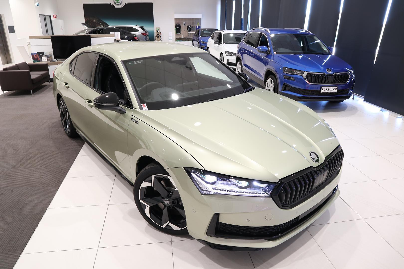 2025 SKODA Superb 195TSI Sportline — photo 8