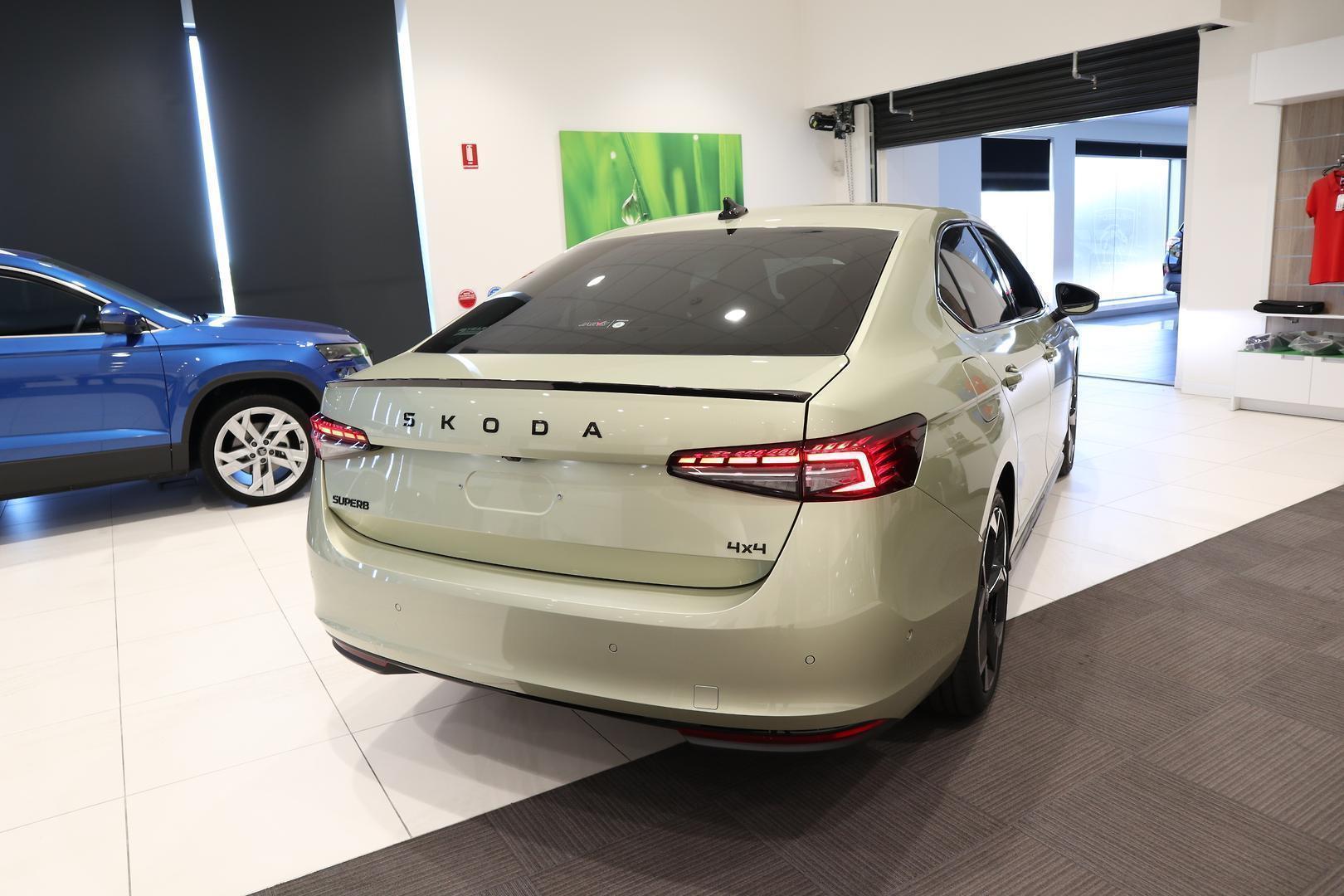 2025 SKODA Superb 195TSI Sportline — photo 9