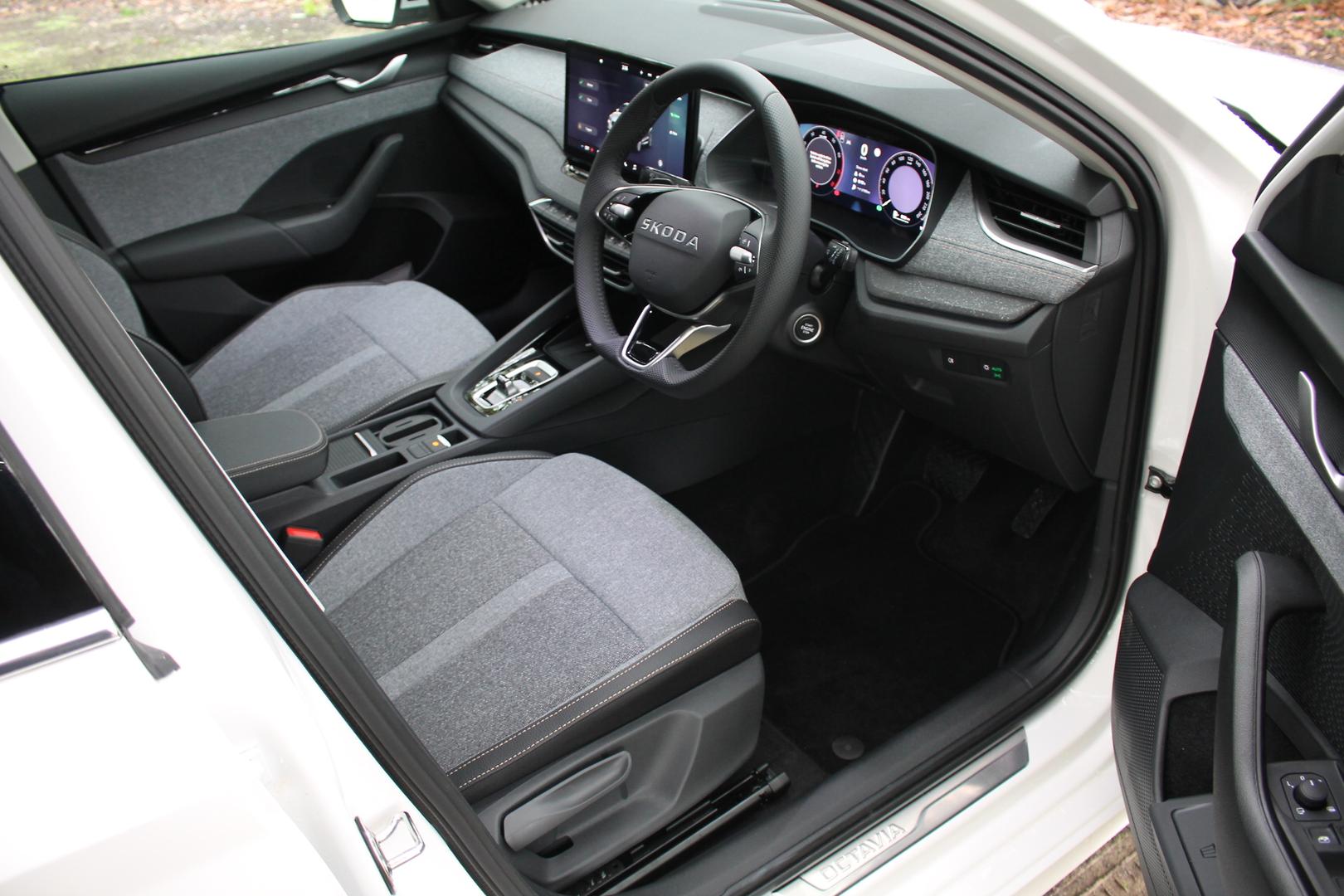 2025 SKODA Octavia 110TSI Select — photo 10