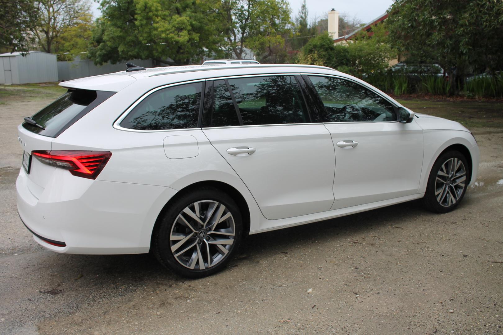 2025 SKODA Octavia 110TSI Select — photo 4