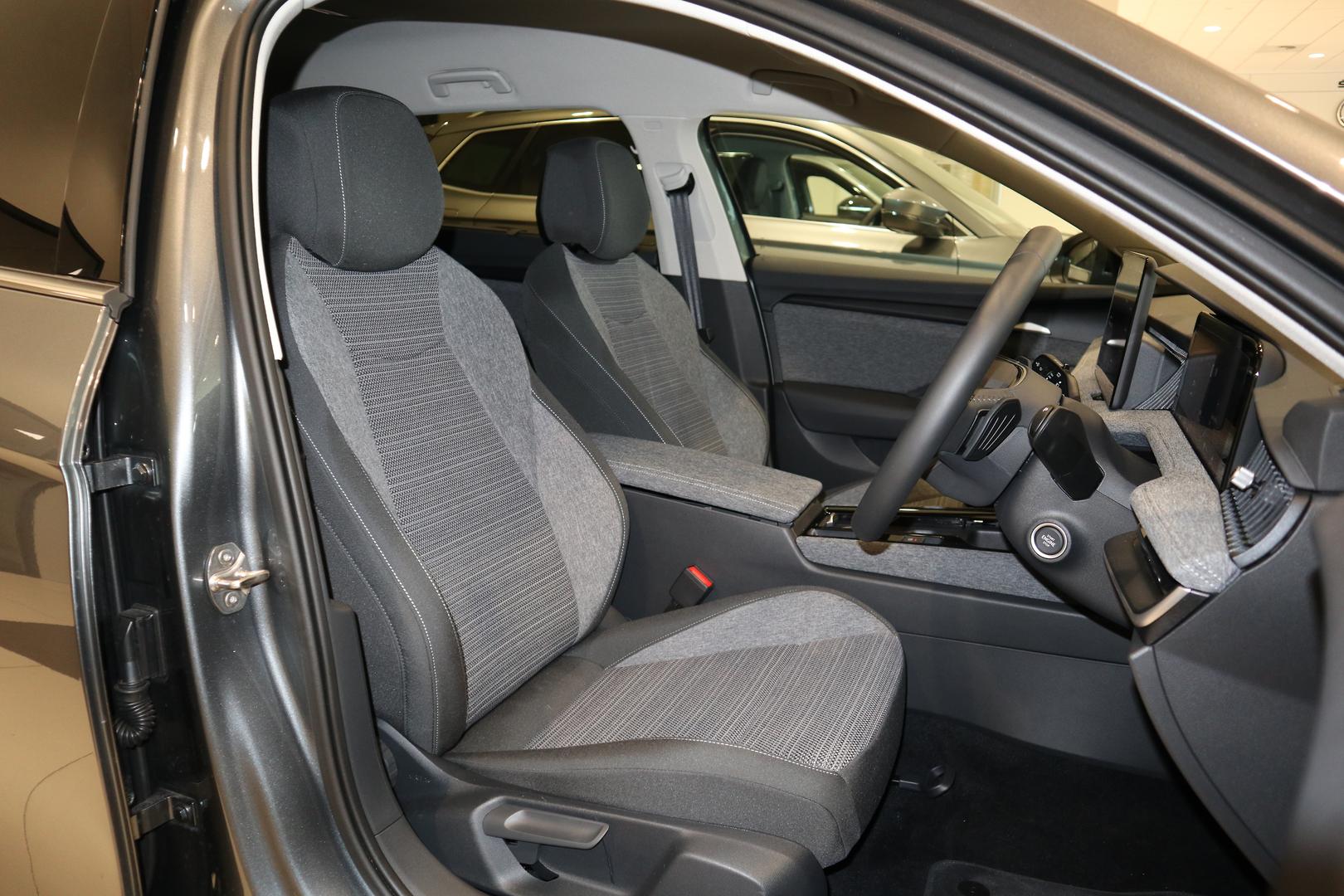 2026 SKODA Superb Select PHEV — photo 11