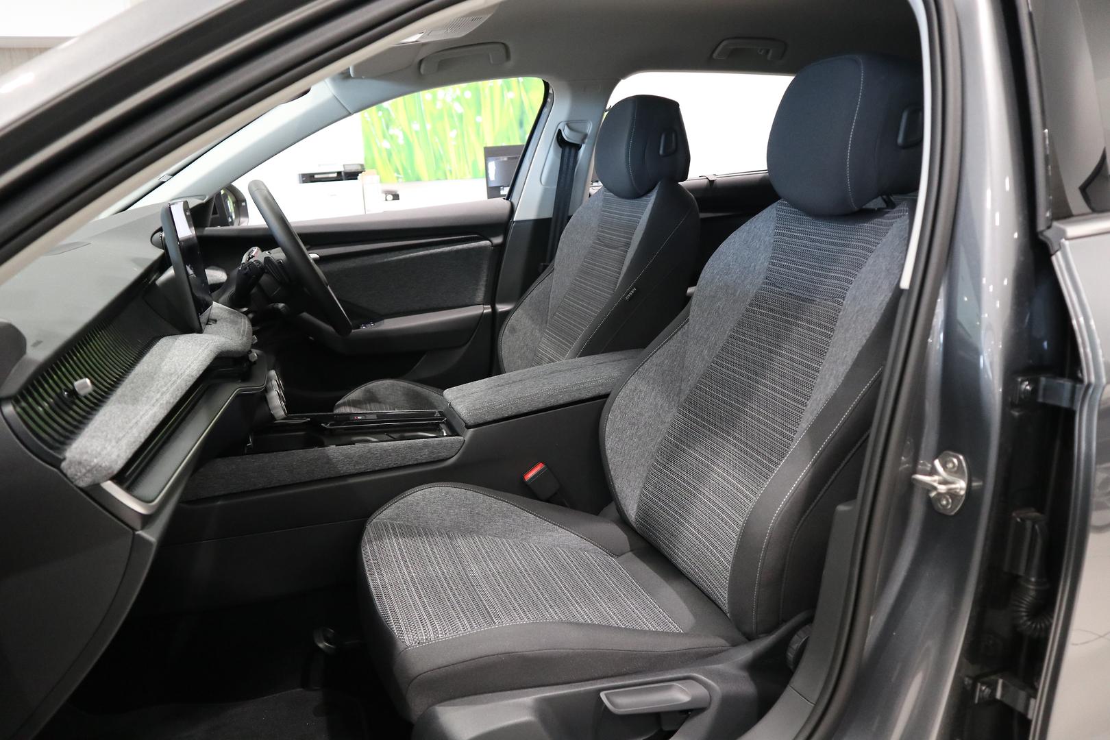 2026 SKODA Superb Select PHEV — photo 18