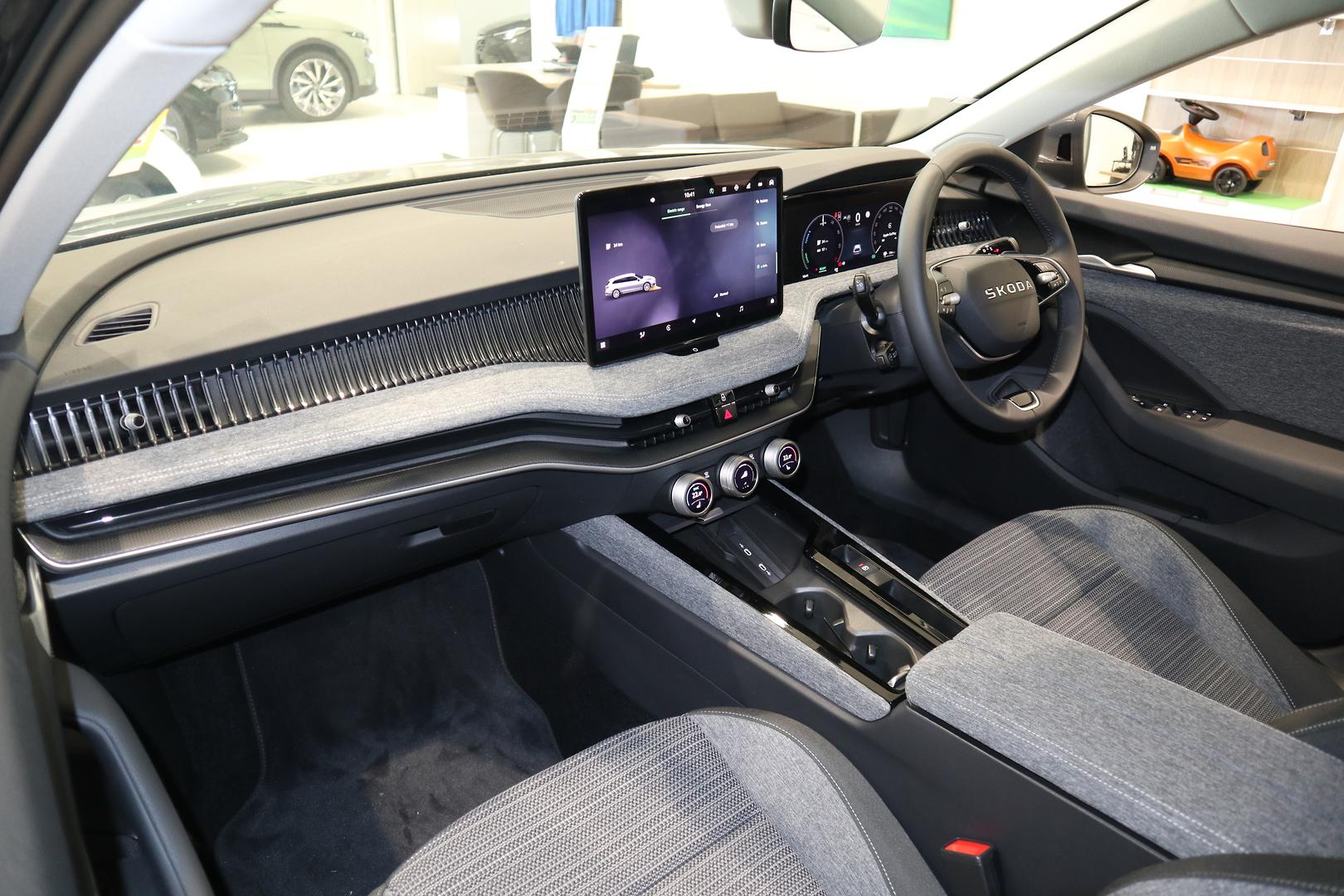 2026 SKODA Superb Select PHEV — photo 19