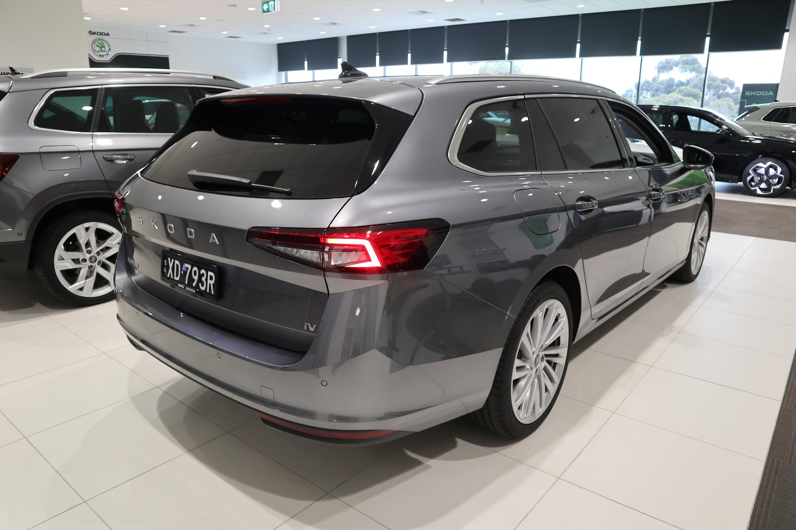 2026 SKODA Superb Select PHEV — photo 3