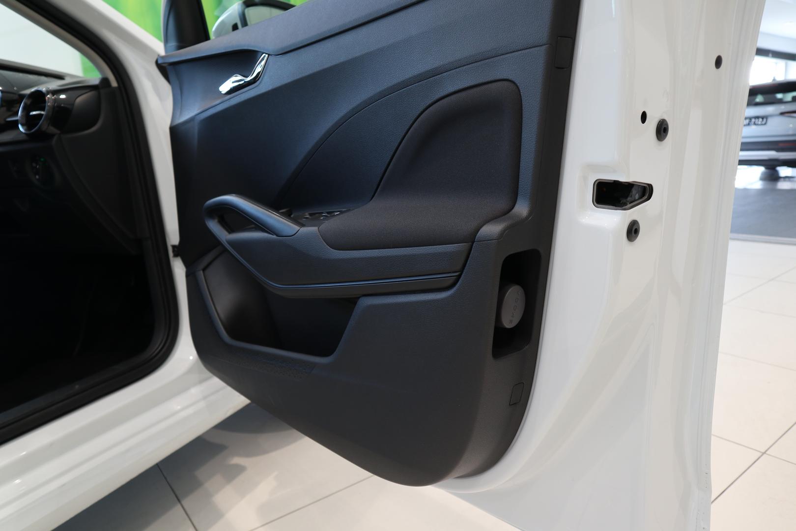 2026 SKODA Fabia 85TSI Select — photo 9