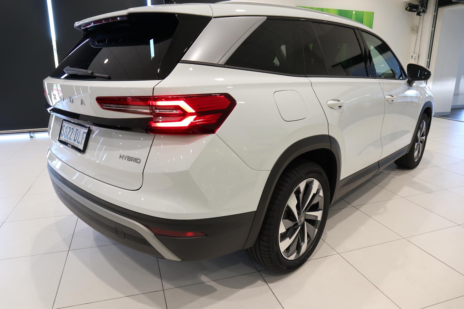 2026 SKODA Kodiaq Select mHEV — photo 8