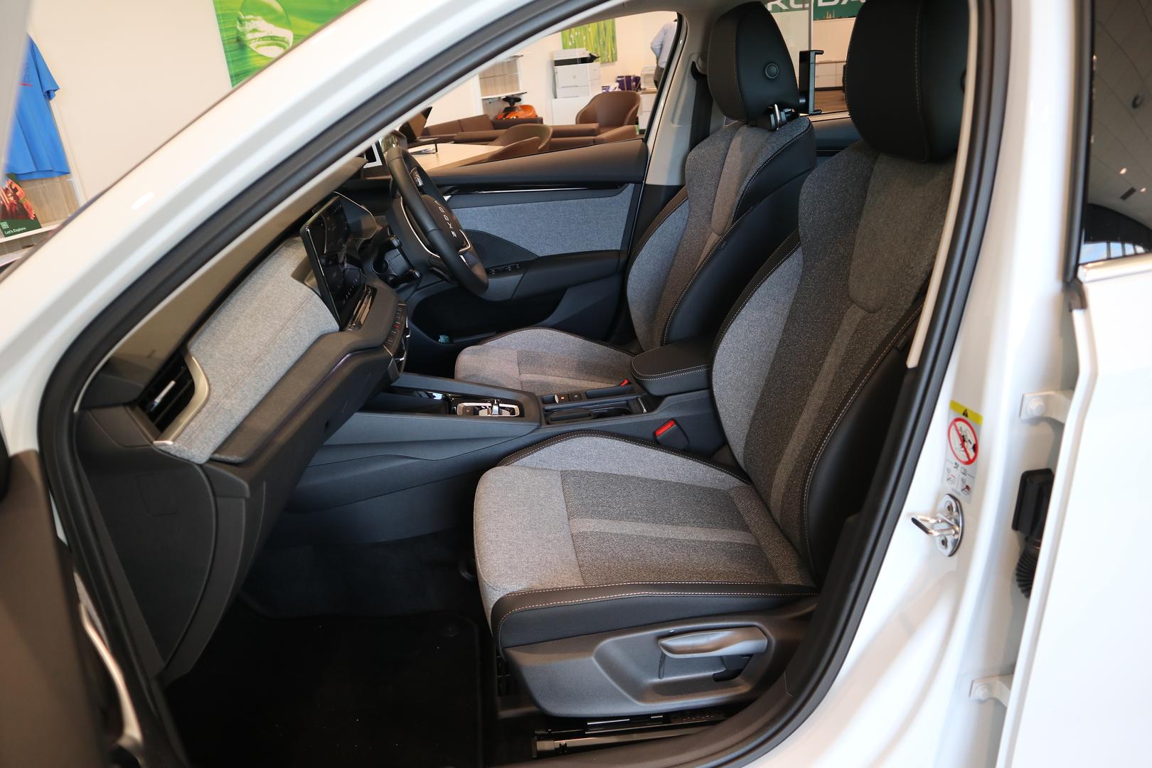 2026 SKODA Octavia Select mHEV — photo 11