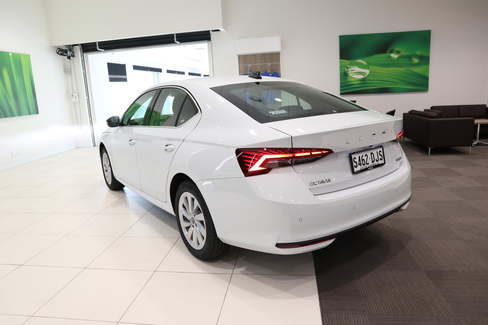 2026 SKODA Octavia Select mHEV — photo 4